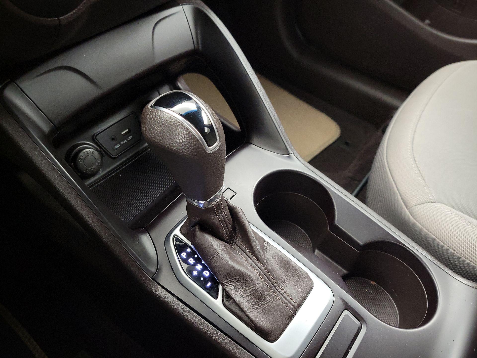 Thumbnail: 2015 Hyundai Tucson - 16