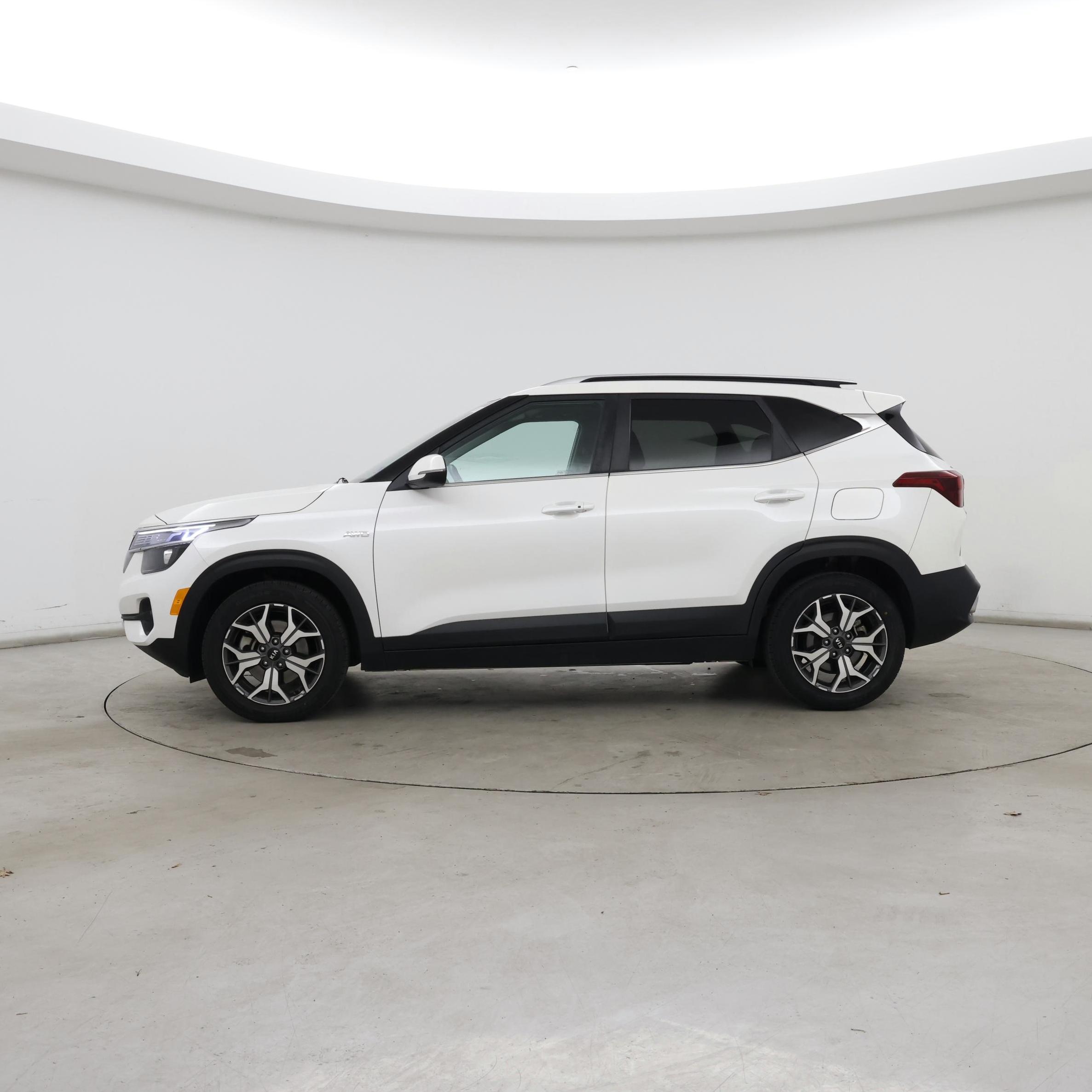 Thumbnail: 2021 Kia Seltos - 3