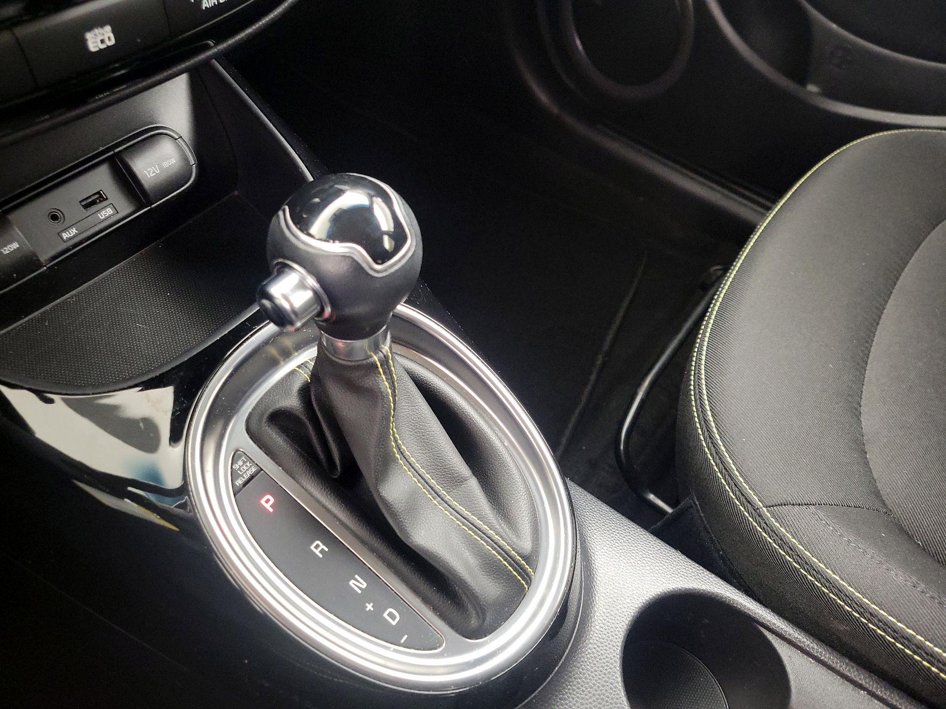 Thumbnail: 2015 Kia Soul - 18