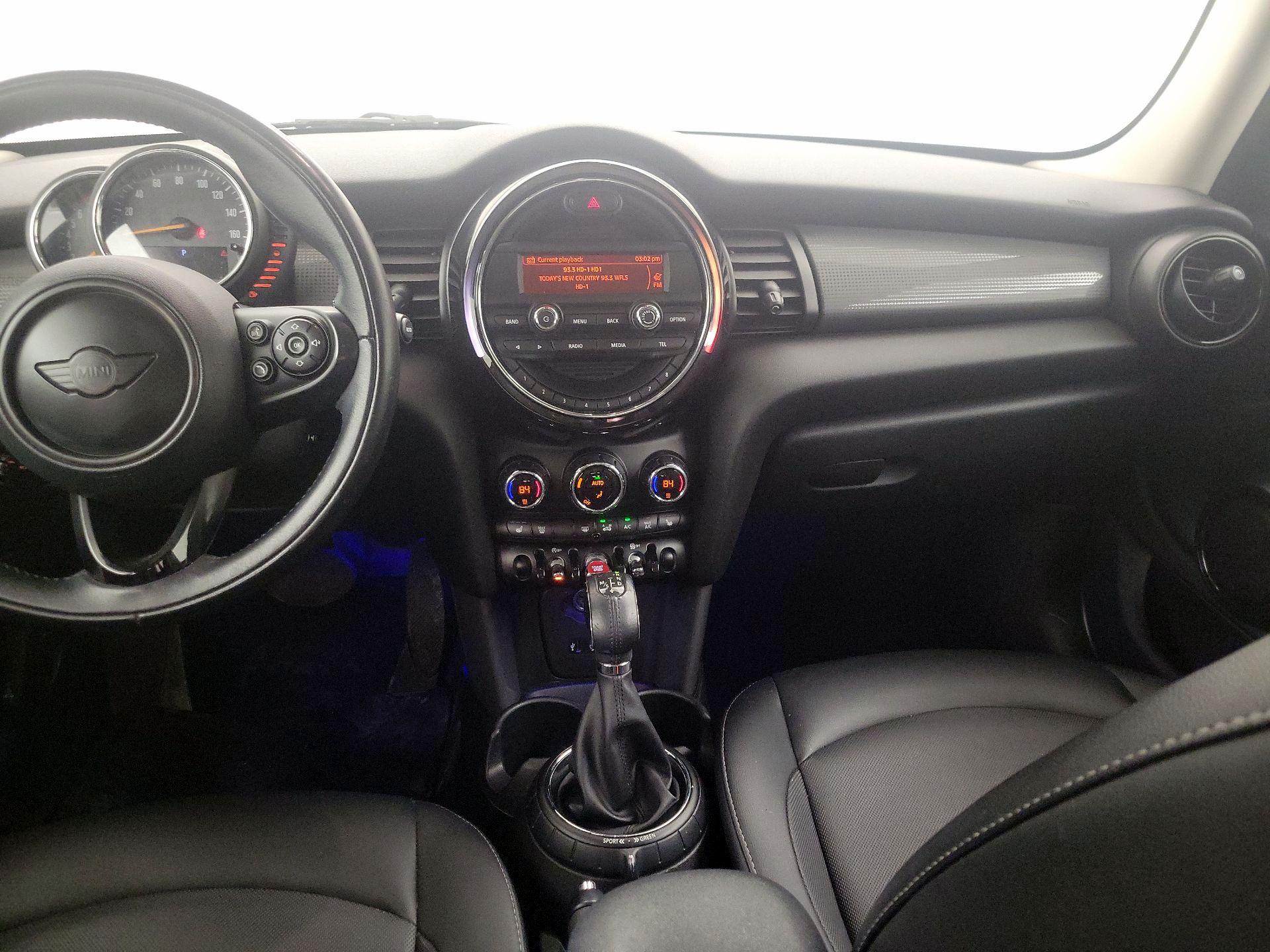 Thumbnail: 2016 MINI Cooper Hardtop - 9