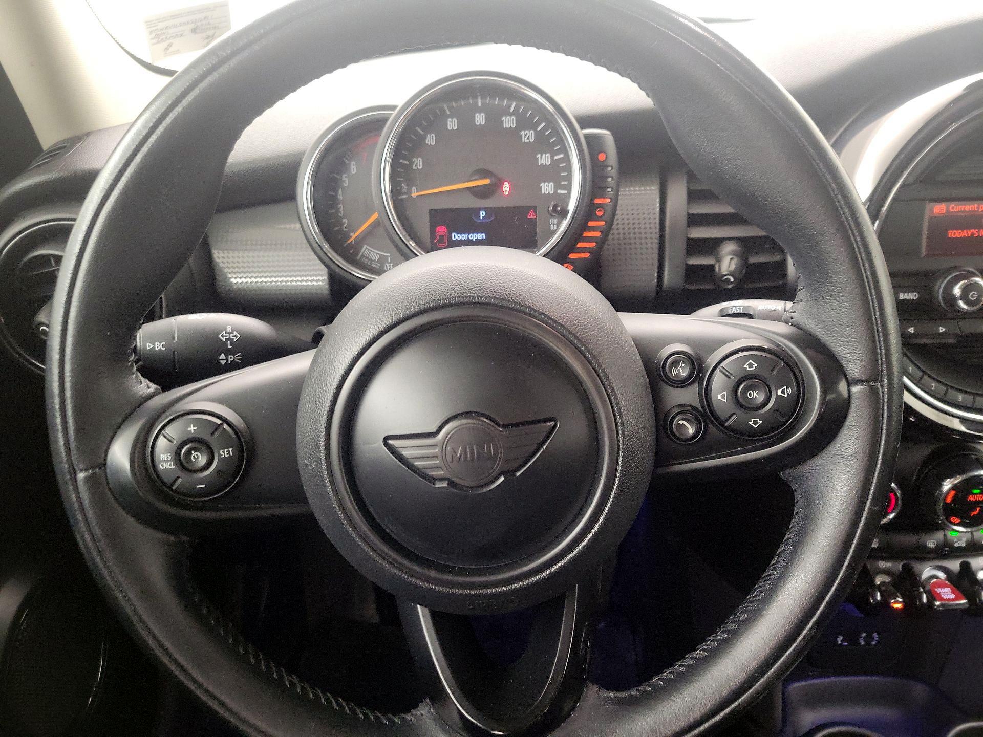 Thumbnail: 2016 MINI Cooper Hardtop - 10