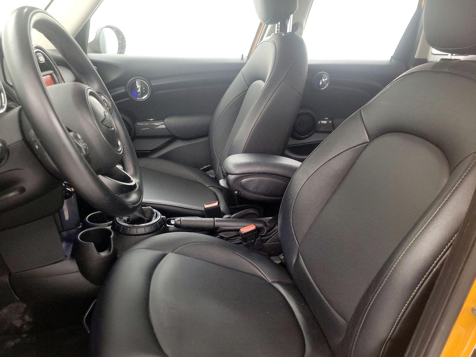 Thumbnail: 2016 MINI Cooper Hardtop - 11