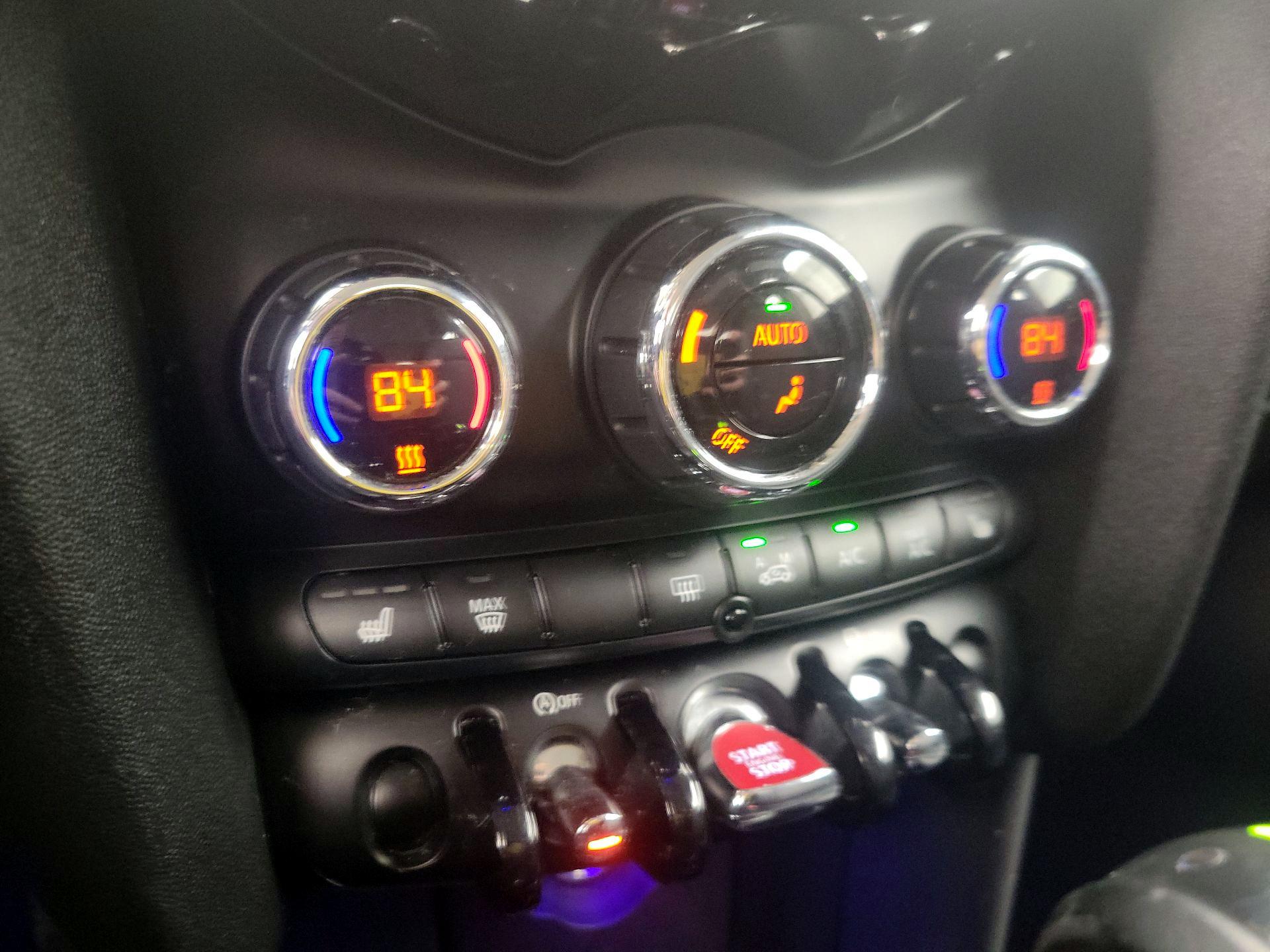 Thumbnail: 2016 MINI Cooper Hardtop - 15