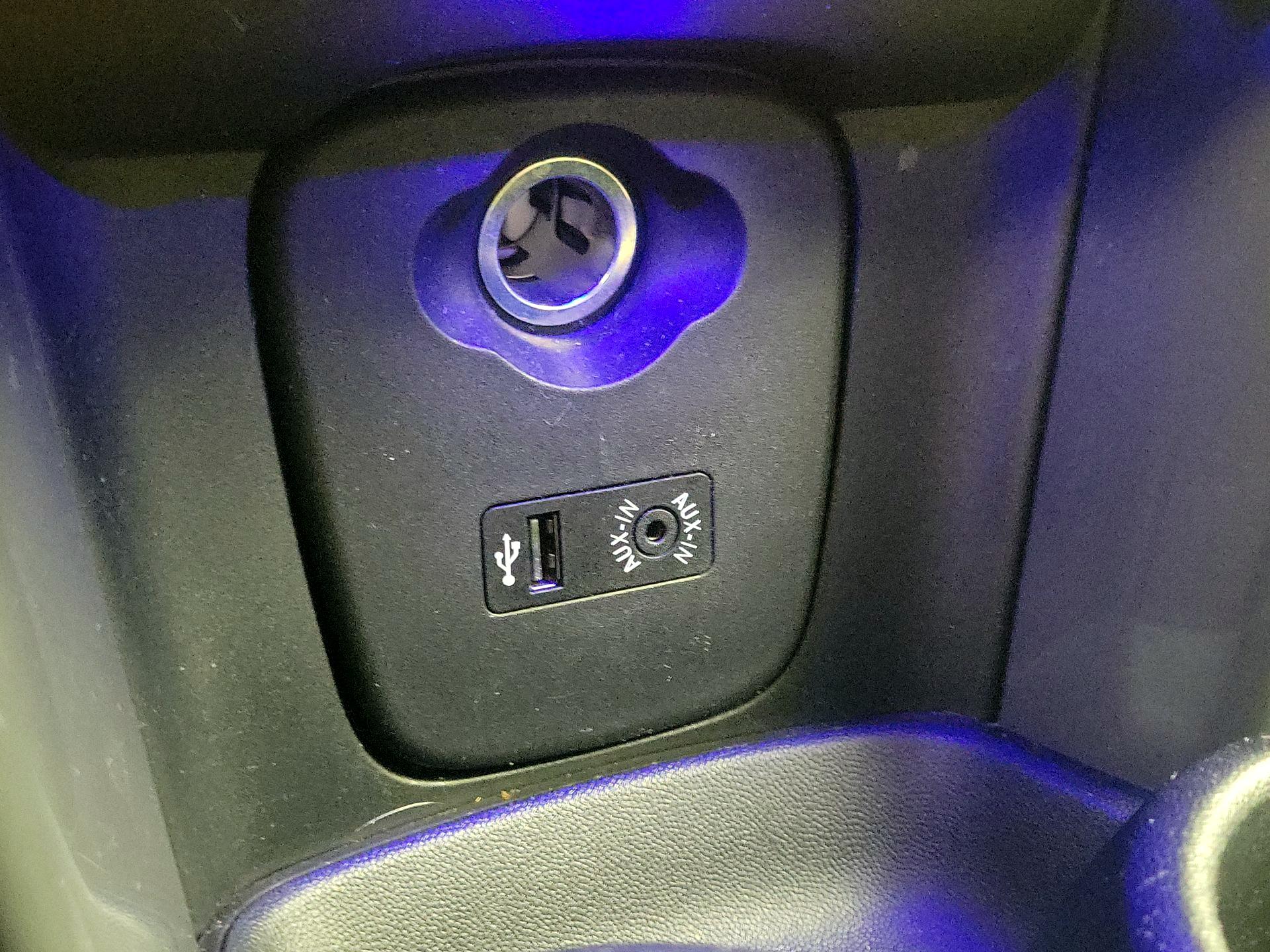 Thumbnail: 2016 MINI Cooper Hardtop - 17