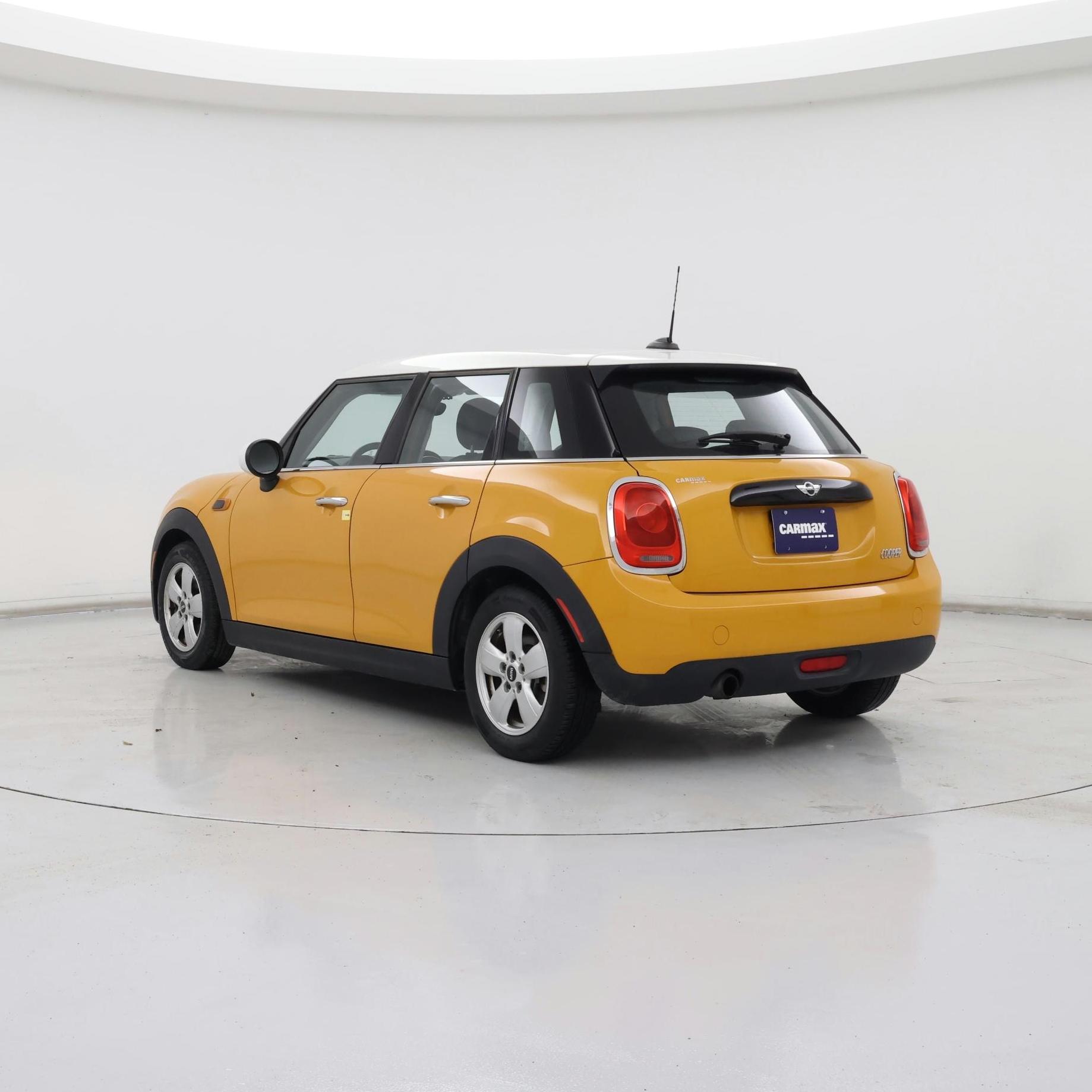 Thumbnail: 2016 MINI Cooper Hardtop - 2