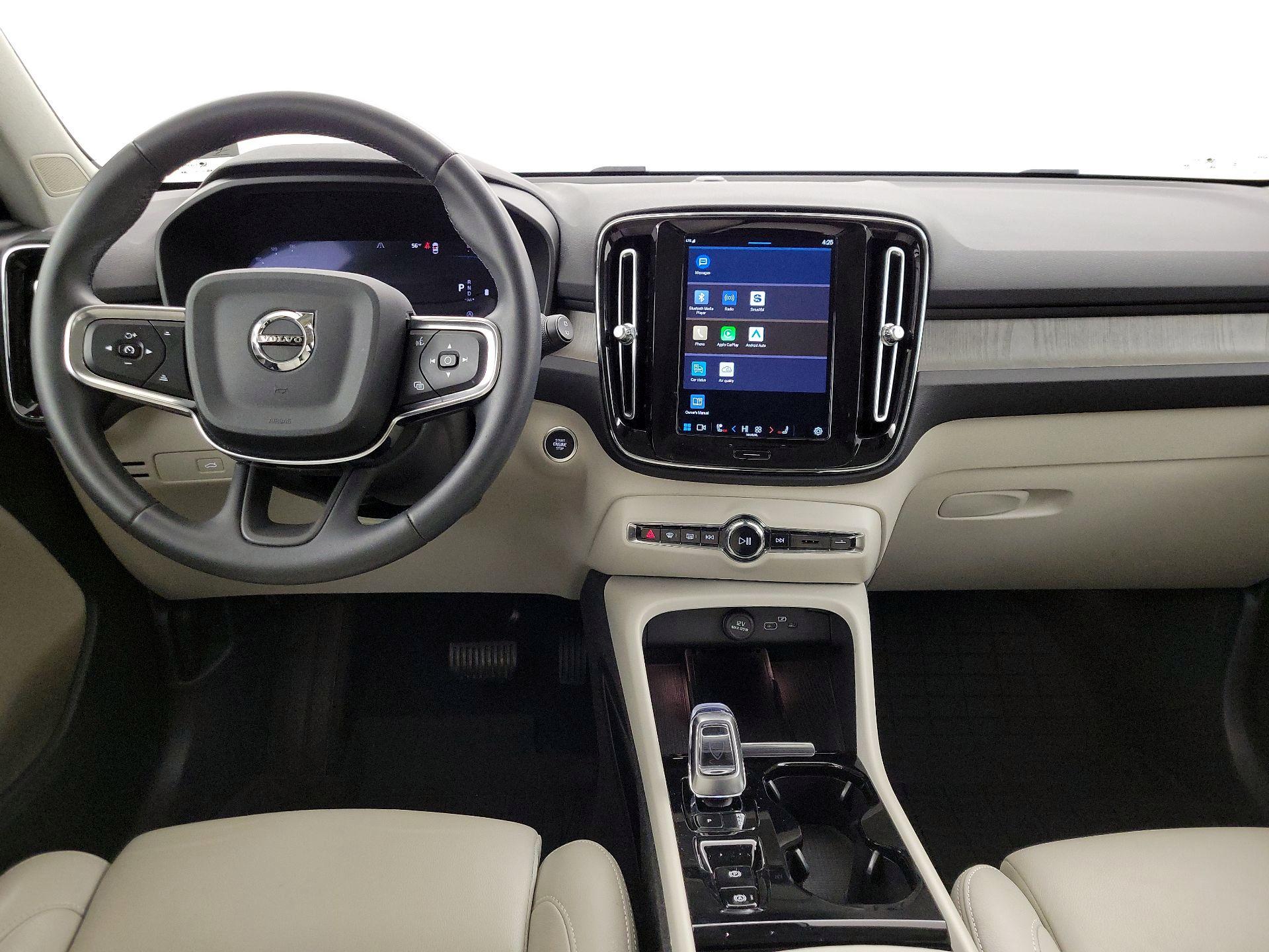 Thumbnail: 2024 Volvo XC40 - 9