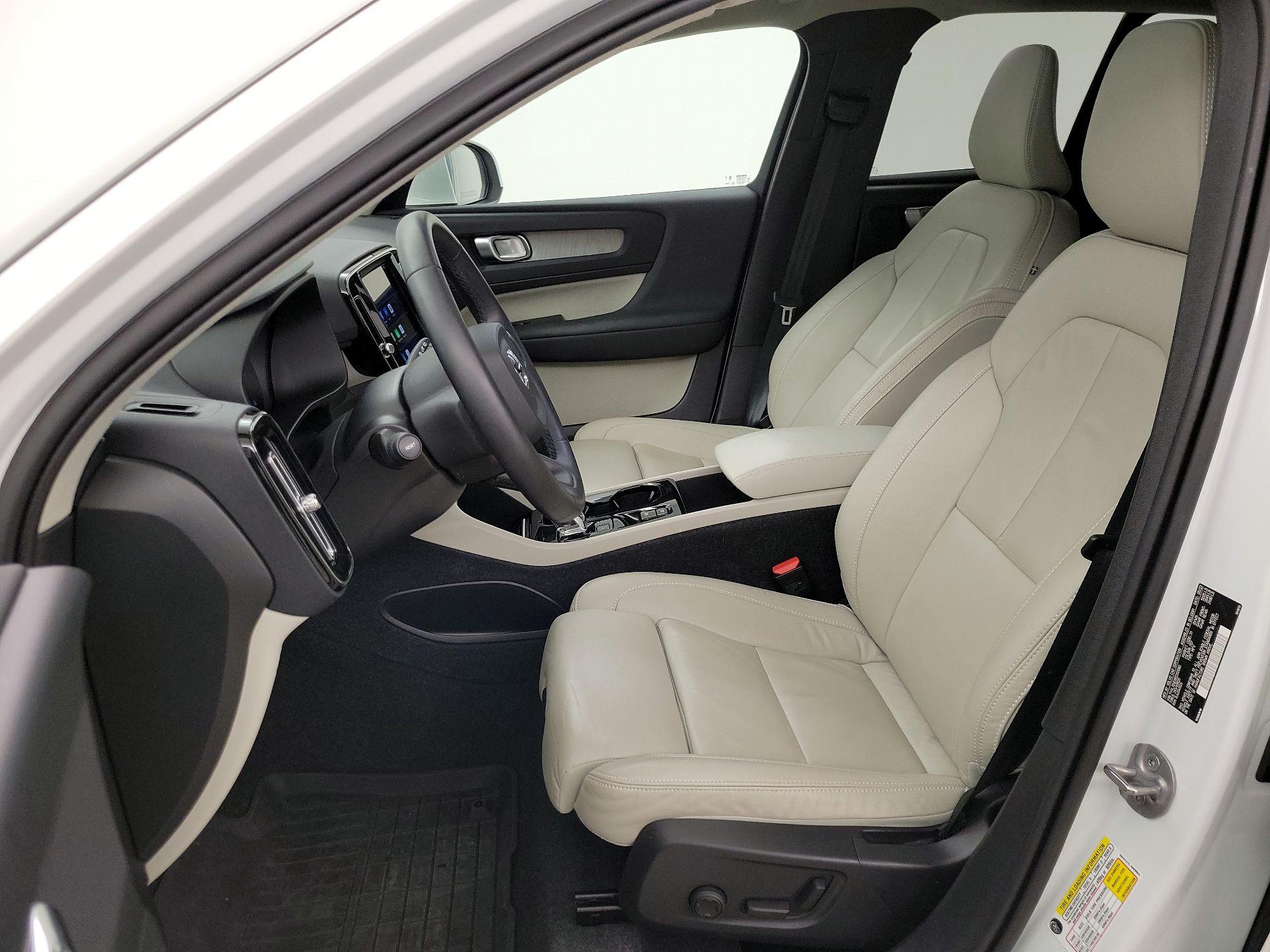 Thumbnail: 2024 Volvo XC40 - 11