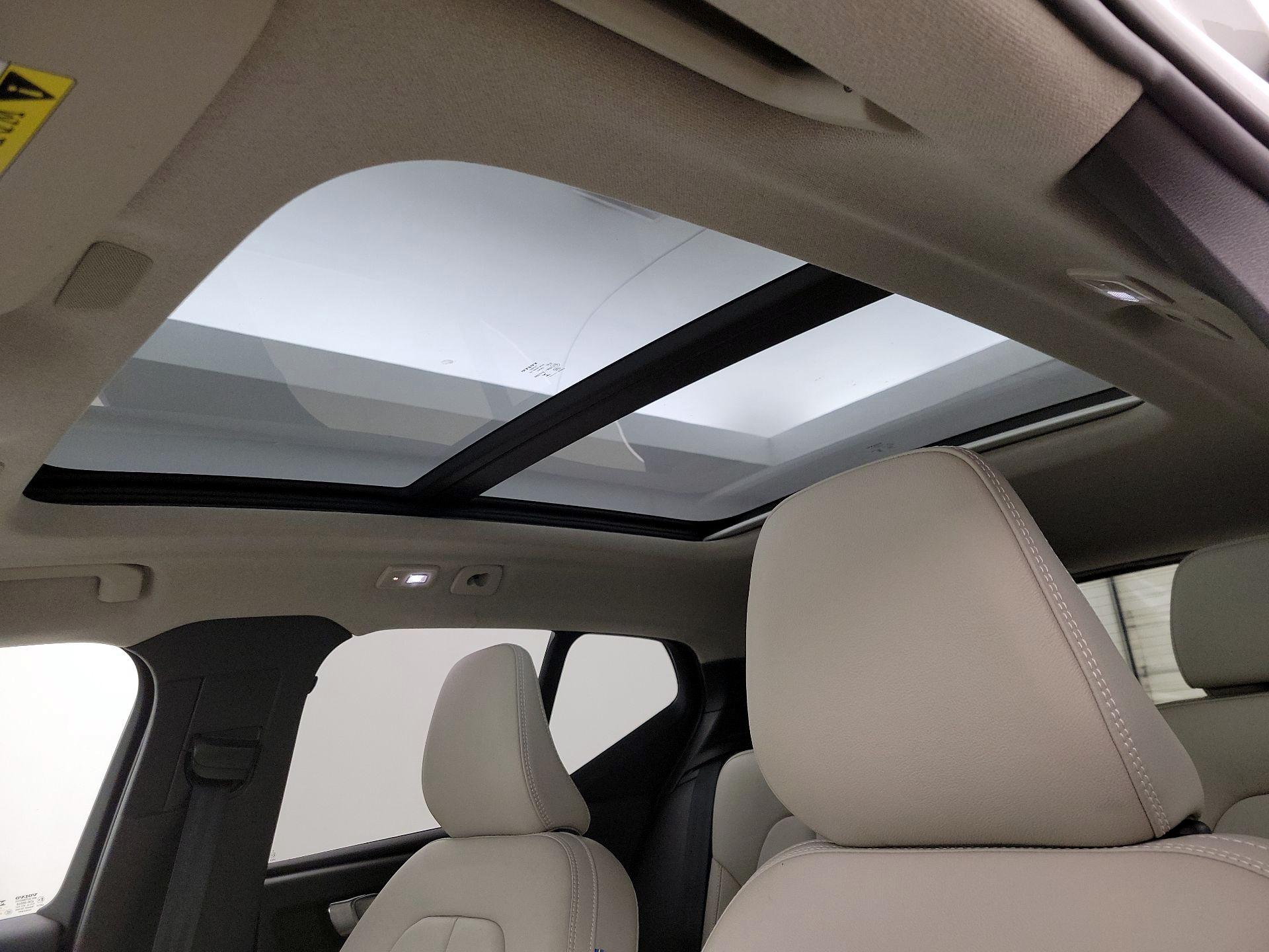 Thumbnail: 2024 Volvo XC40 - 19