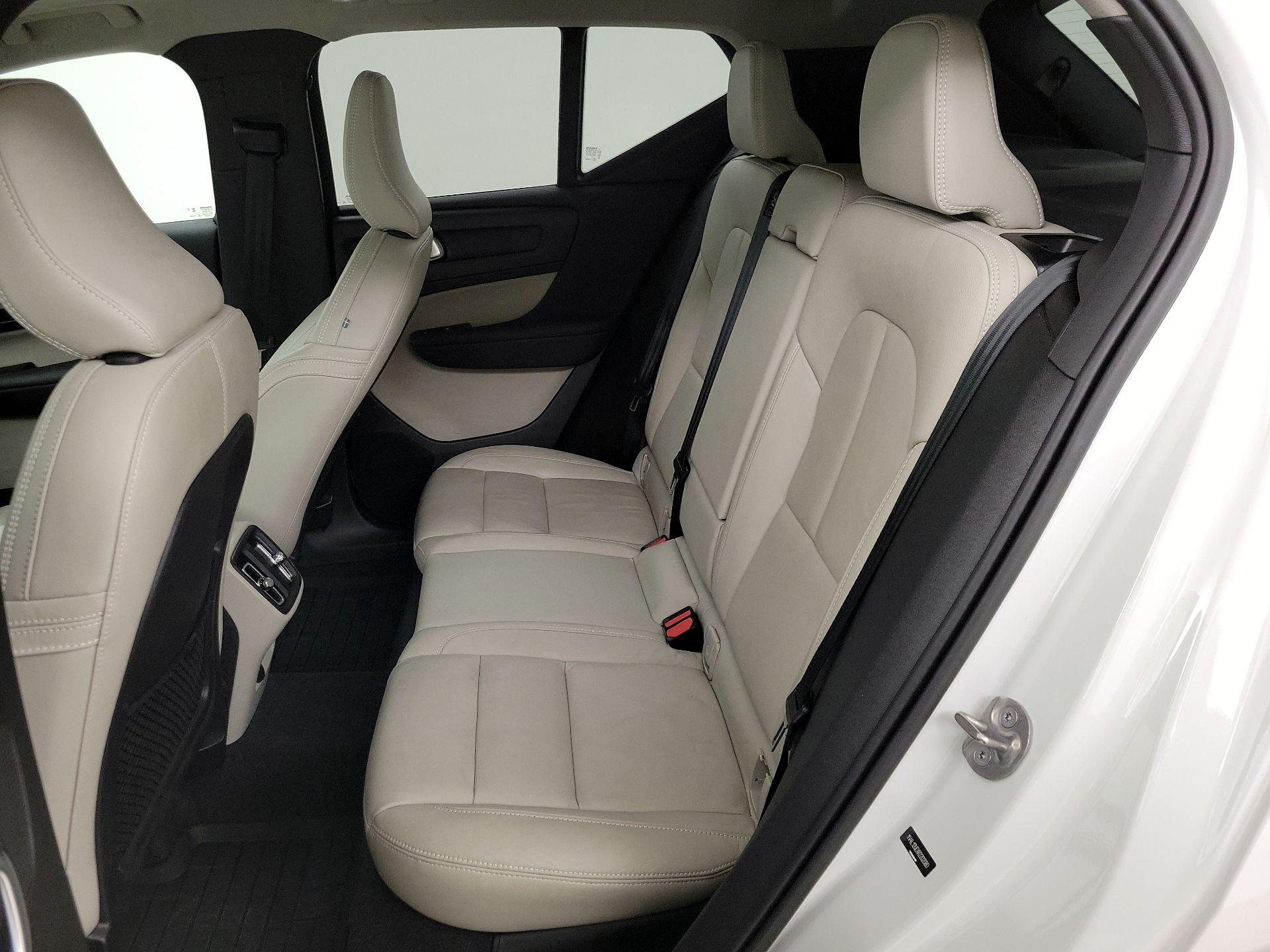 Thumbnail: 2024 Volvo XC40 - 20