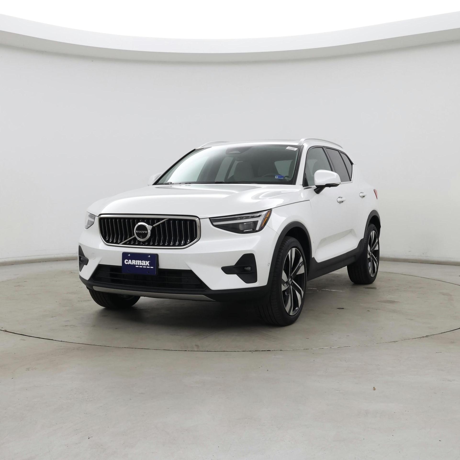 Thumbnail: 2024 Volvo XC40 - 4