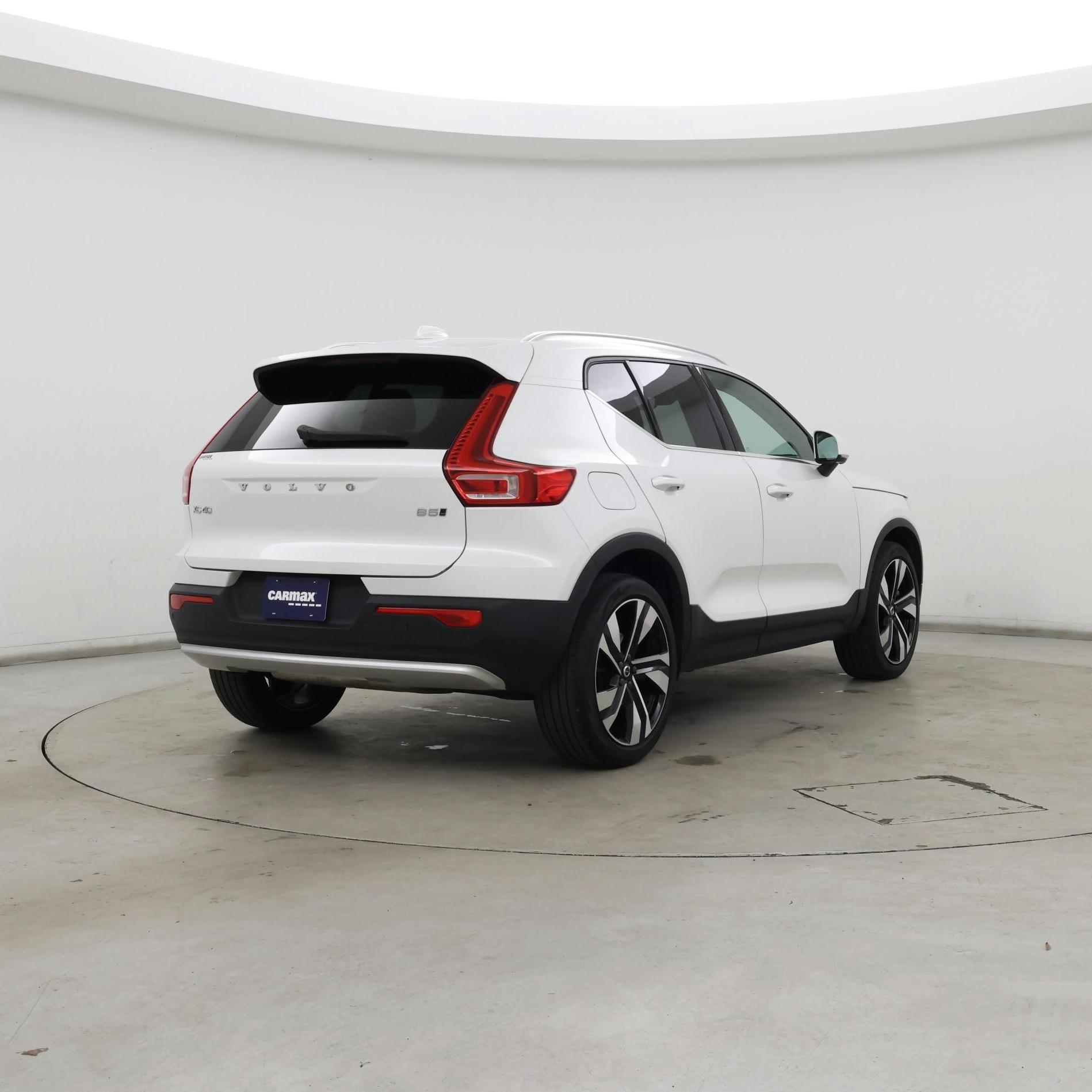 Thumbnail: 2024 Volvo XC40 - 8