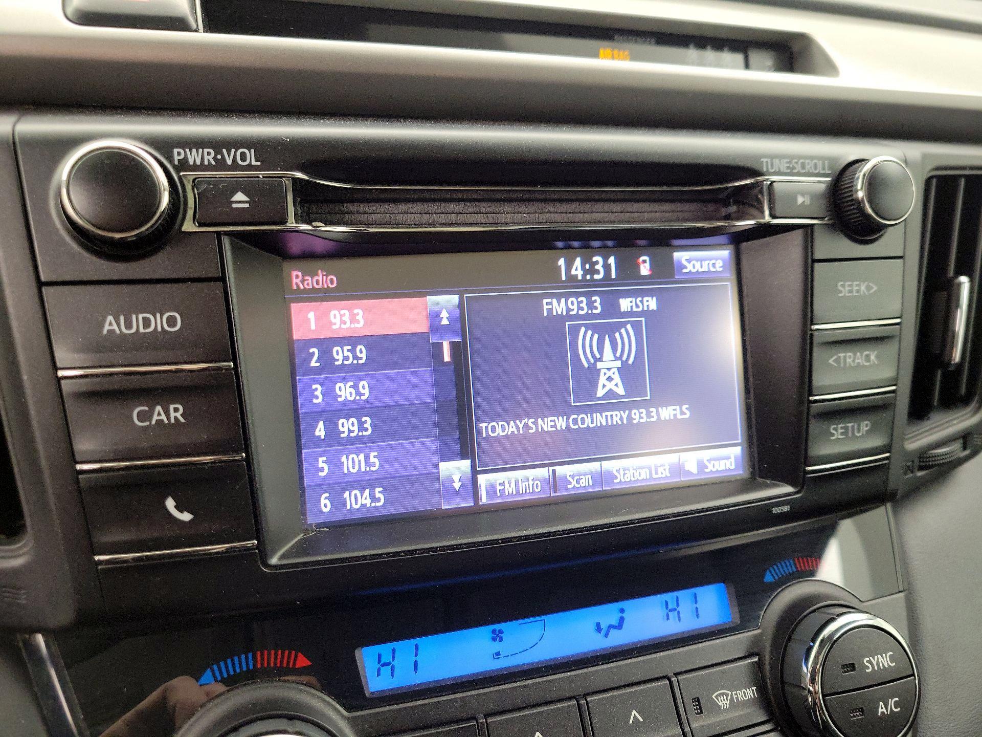 Thumbnail: 2018 Toyota RAV4 - 15