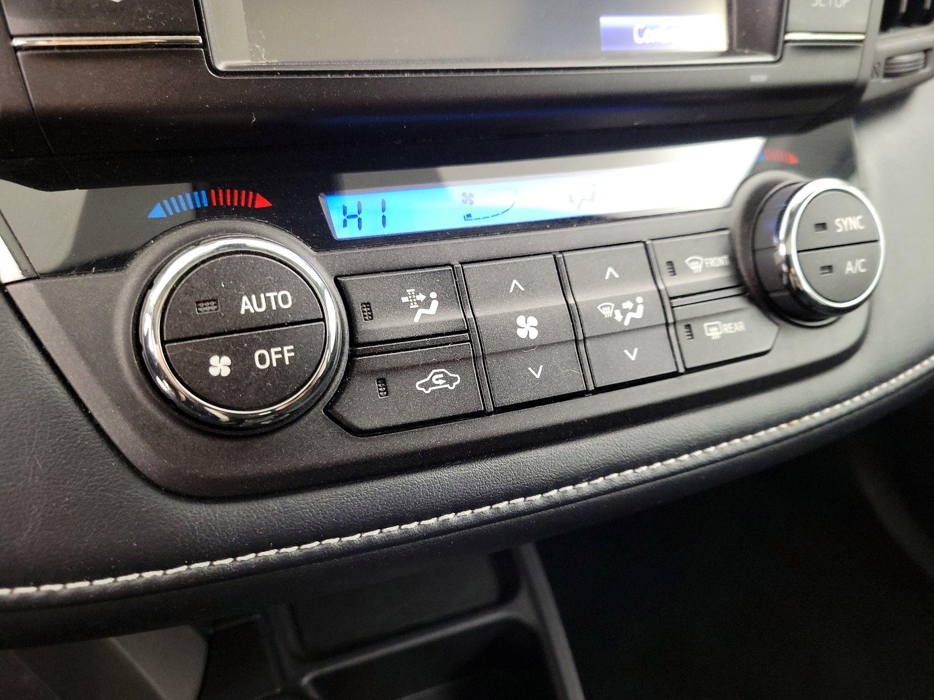 Thumbnail: 2018 Toyota RAV4 - 16