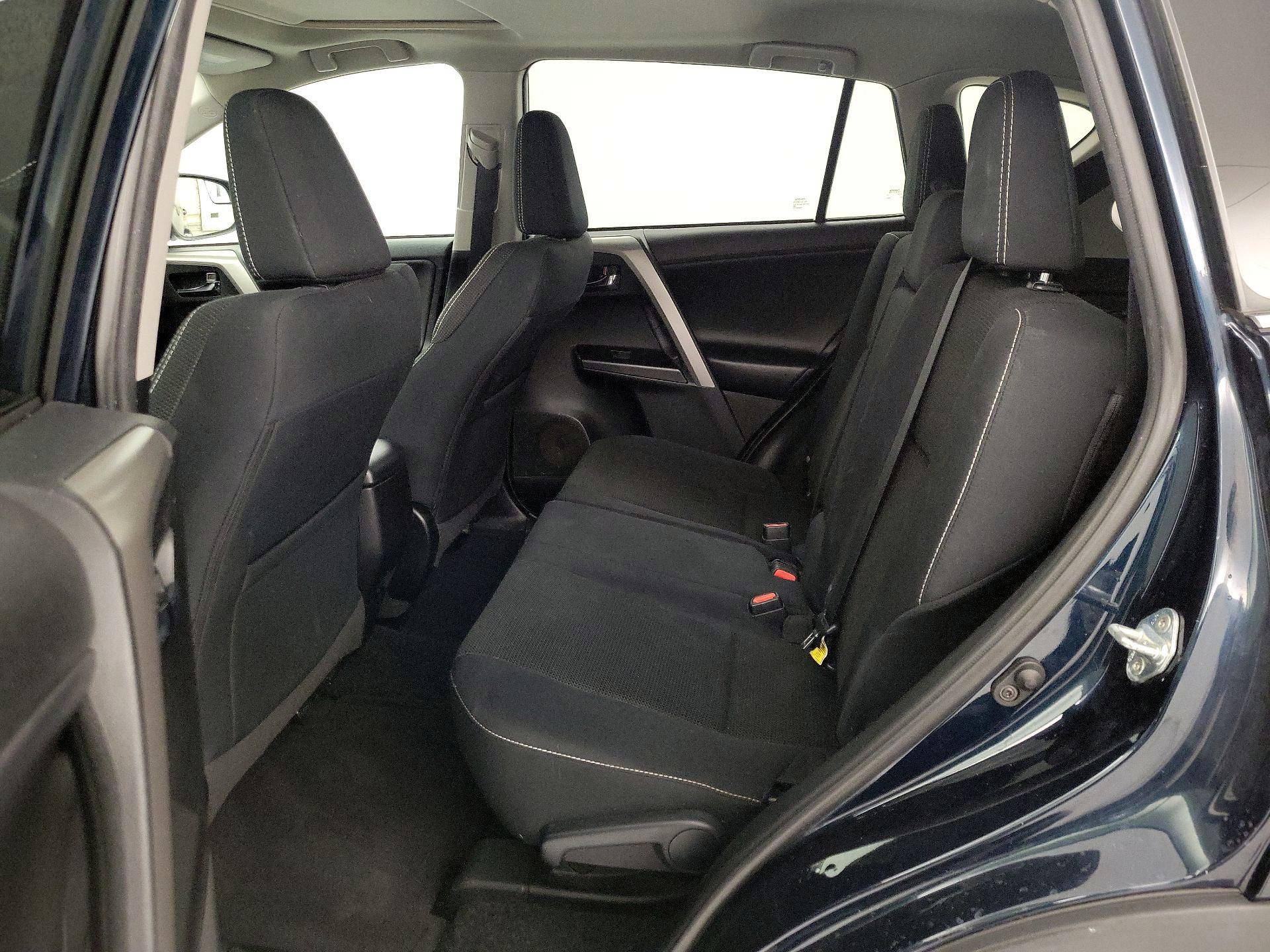 Thumbnail: 2018 Toyota RAV4 - 20