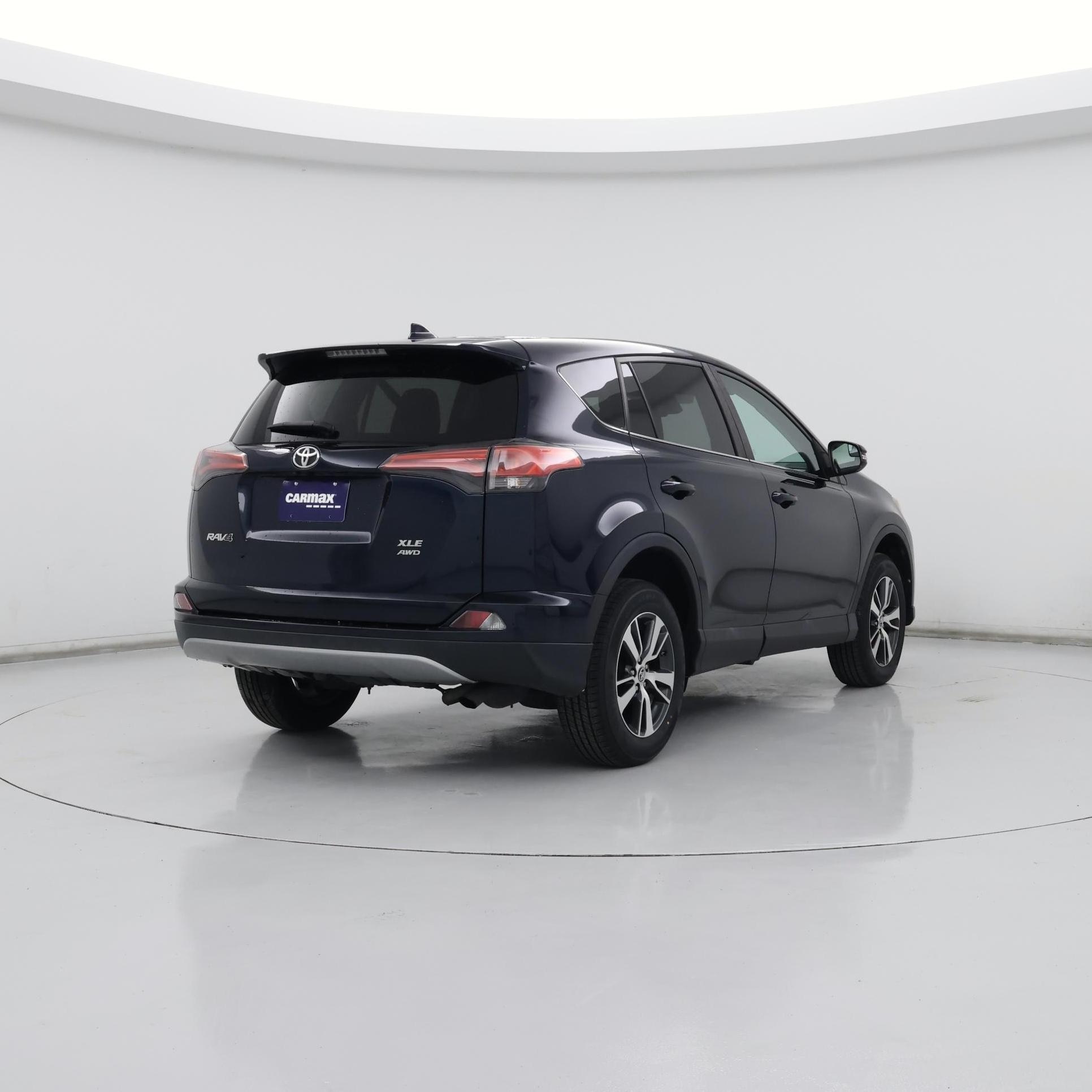 Thumbnail: 2018 Toyota RAV4 - 8
