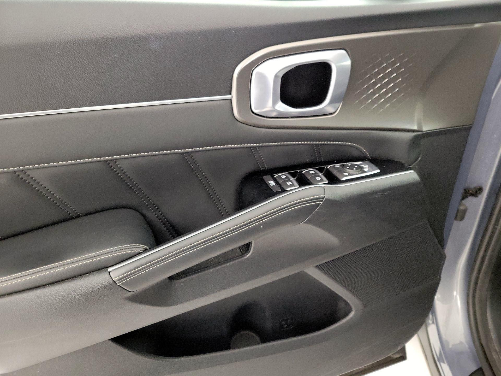 Thumbnail: 2021 Kia Sorento - 12