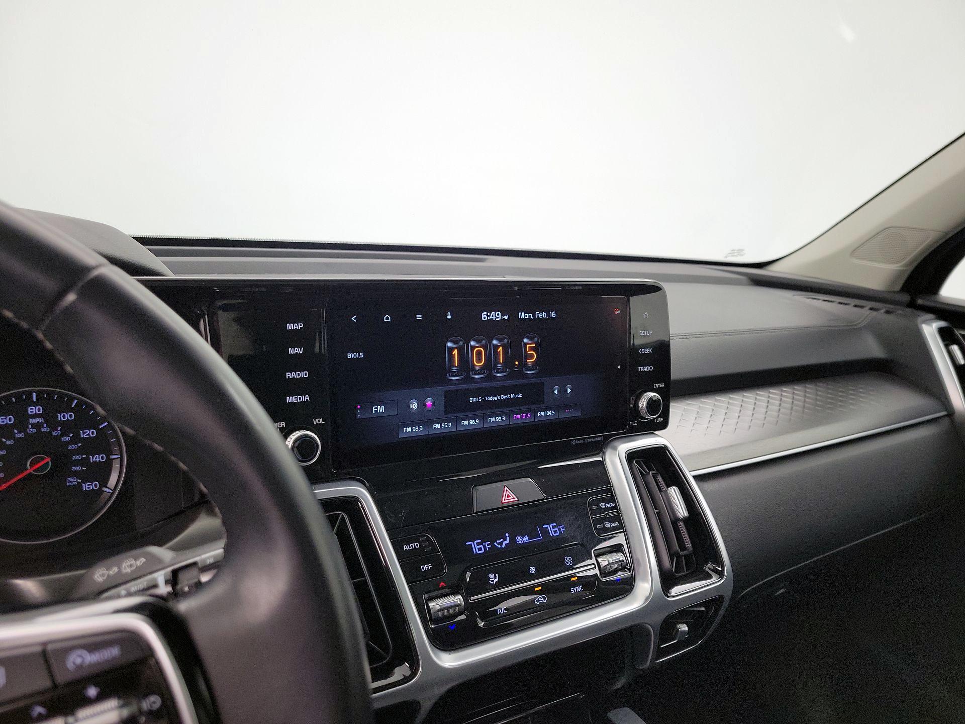 Thumbnail: 2021 Kia Sorento - 16