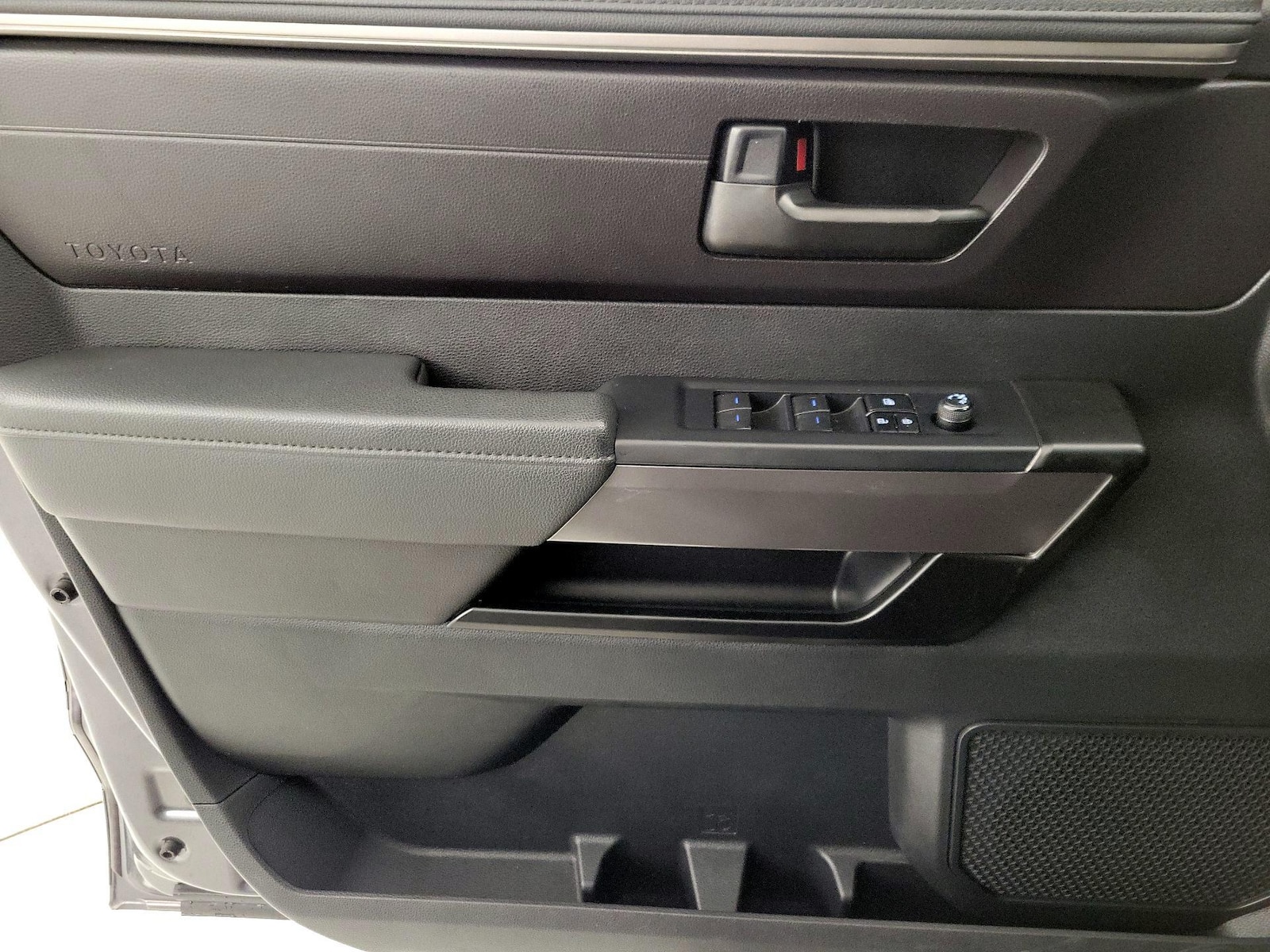 2022 Toyota Tundra SR5 - Photo 13