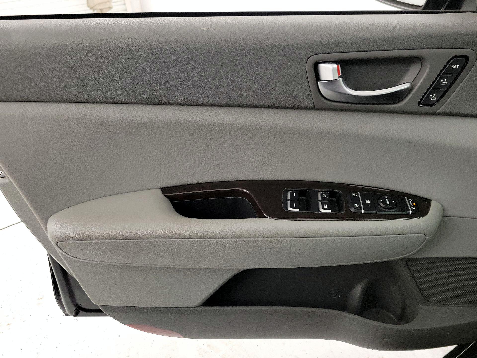 Thumbnail: 2017 Kia Optima - 12