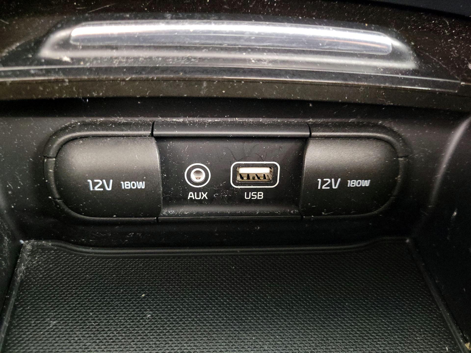 Thumbnail: 2017 Kia Optima - 19