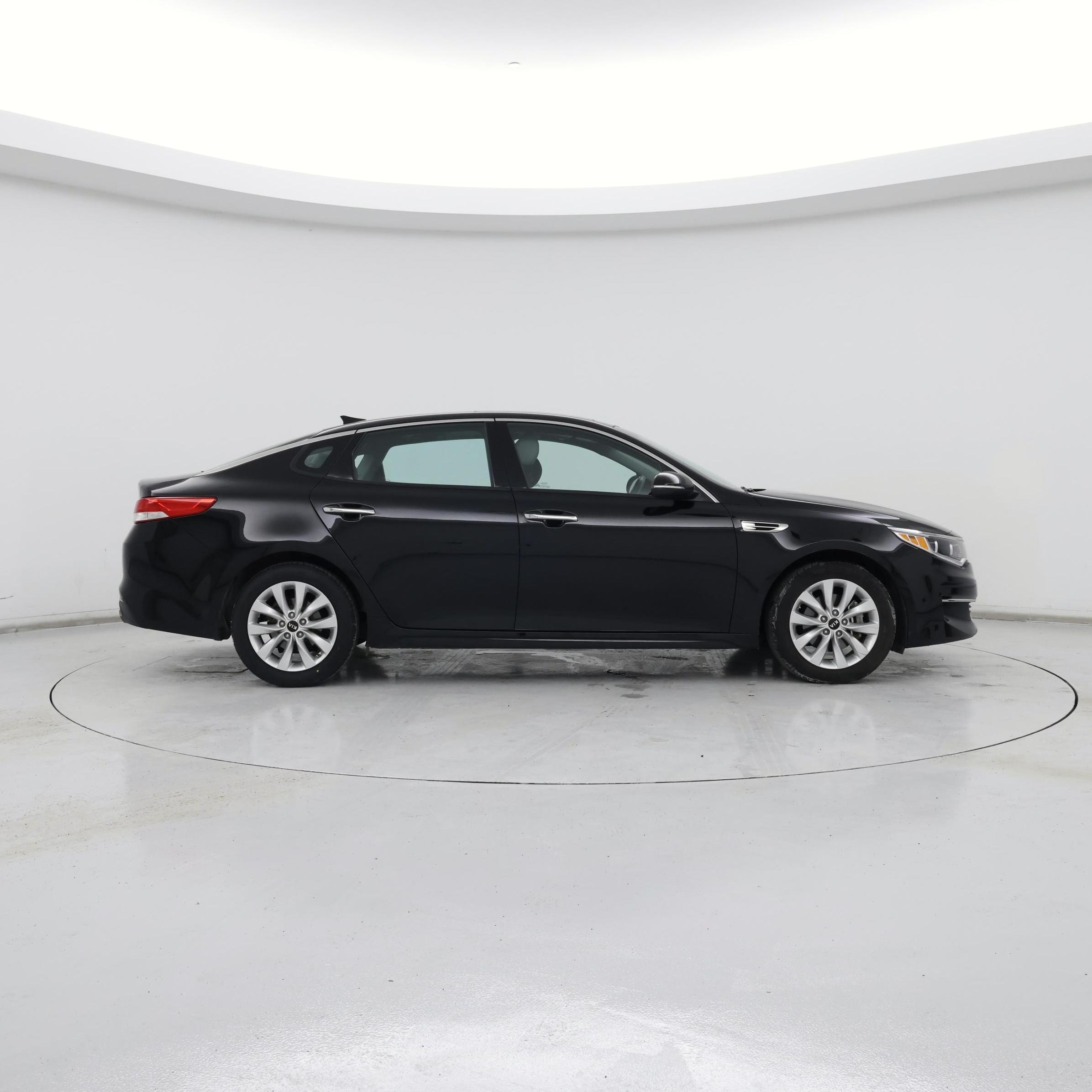 Thumbnail: 2017 Kia Optima - 7