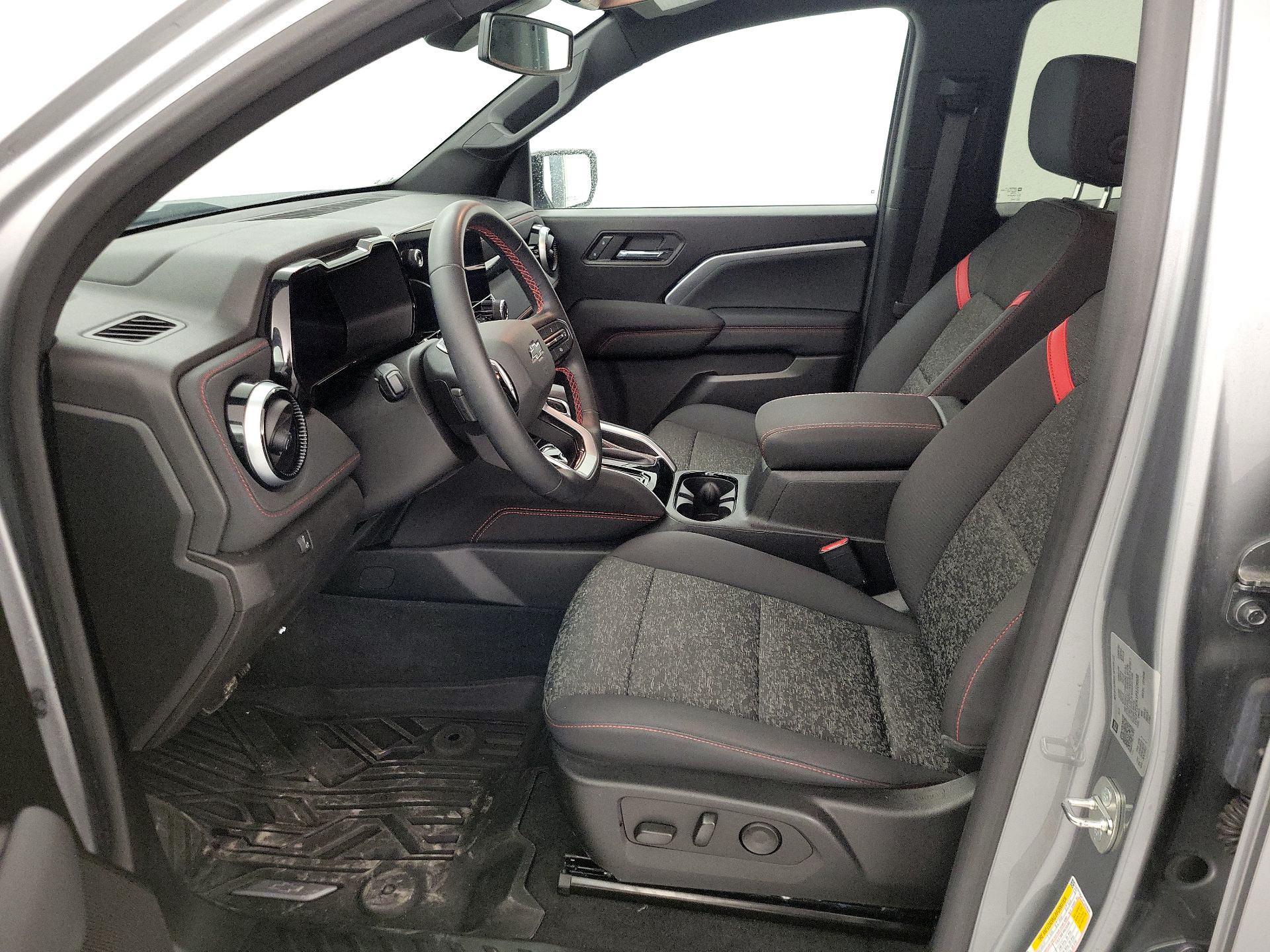 Thumbnail: 2023 Chevrolet Colorado - 11