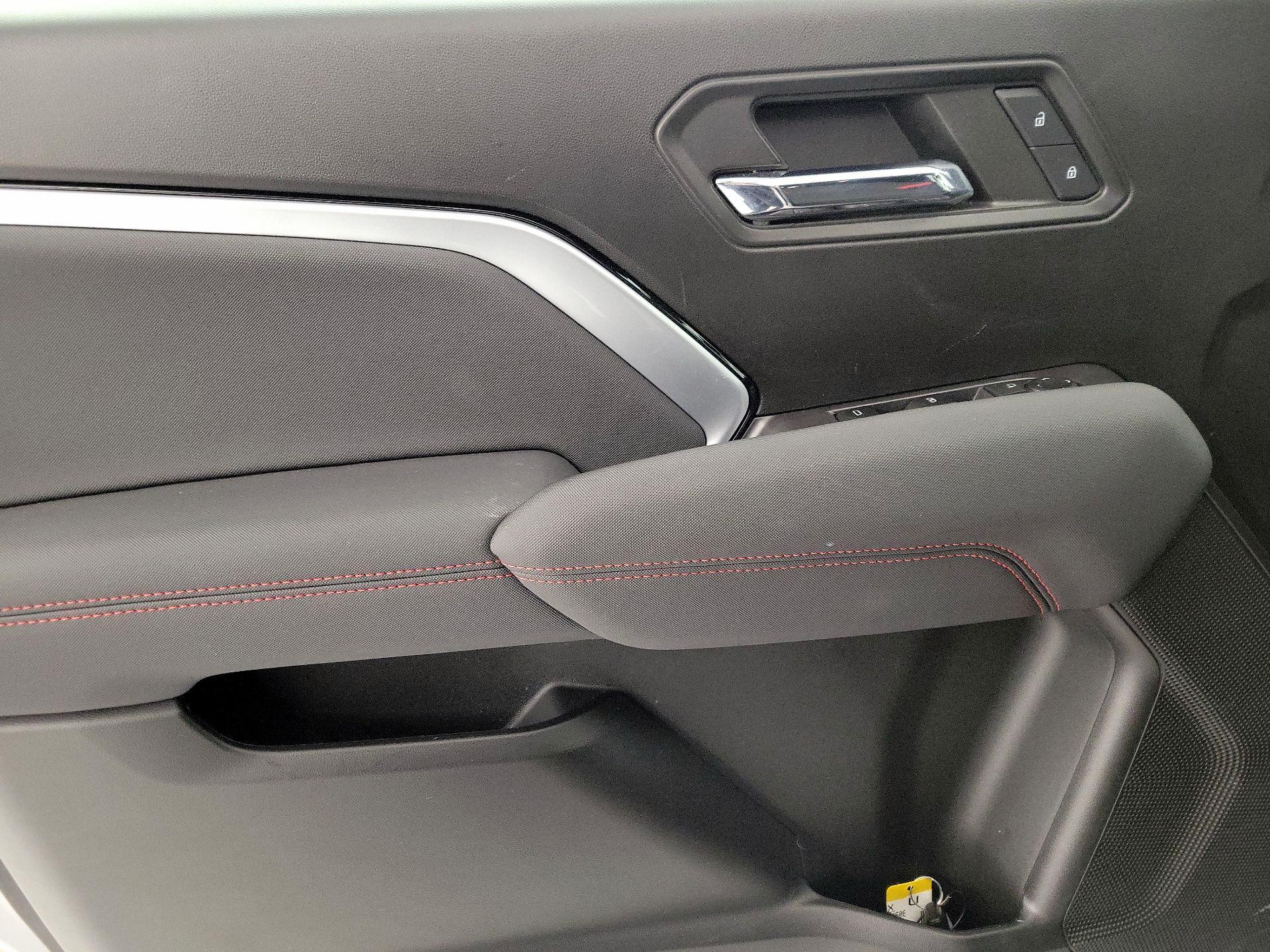 Thumbnail: 2023 Chevrolet Colorado - 12