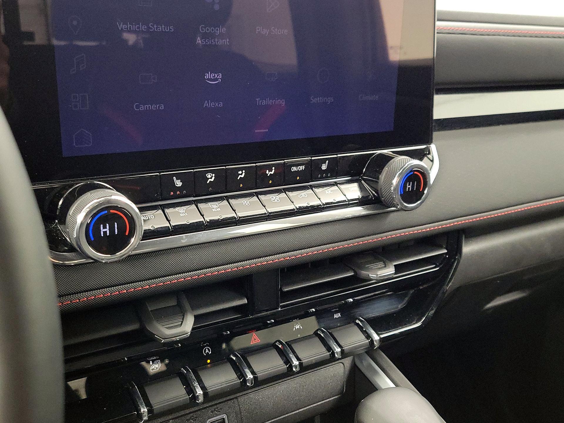 Thumbnail: 2023 Chevrolet Colorado - 16