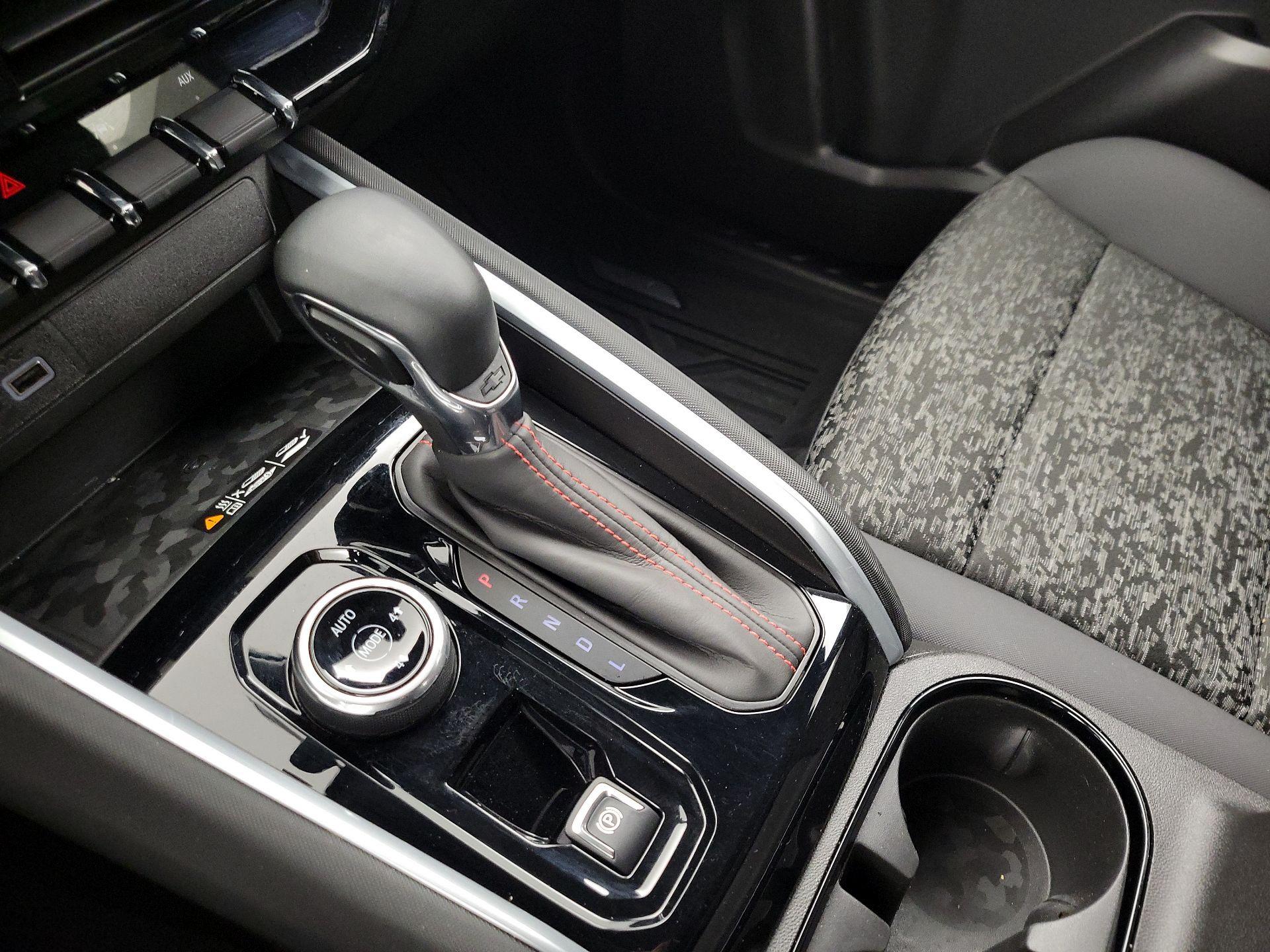 Thumbnail: 2023 Chevrolet Colorado - 17