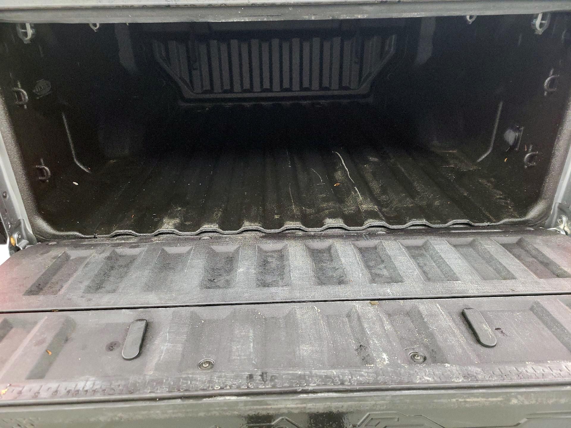 Thumbnail: 2023 Chevrolet Colorado - 20