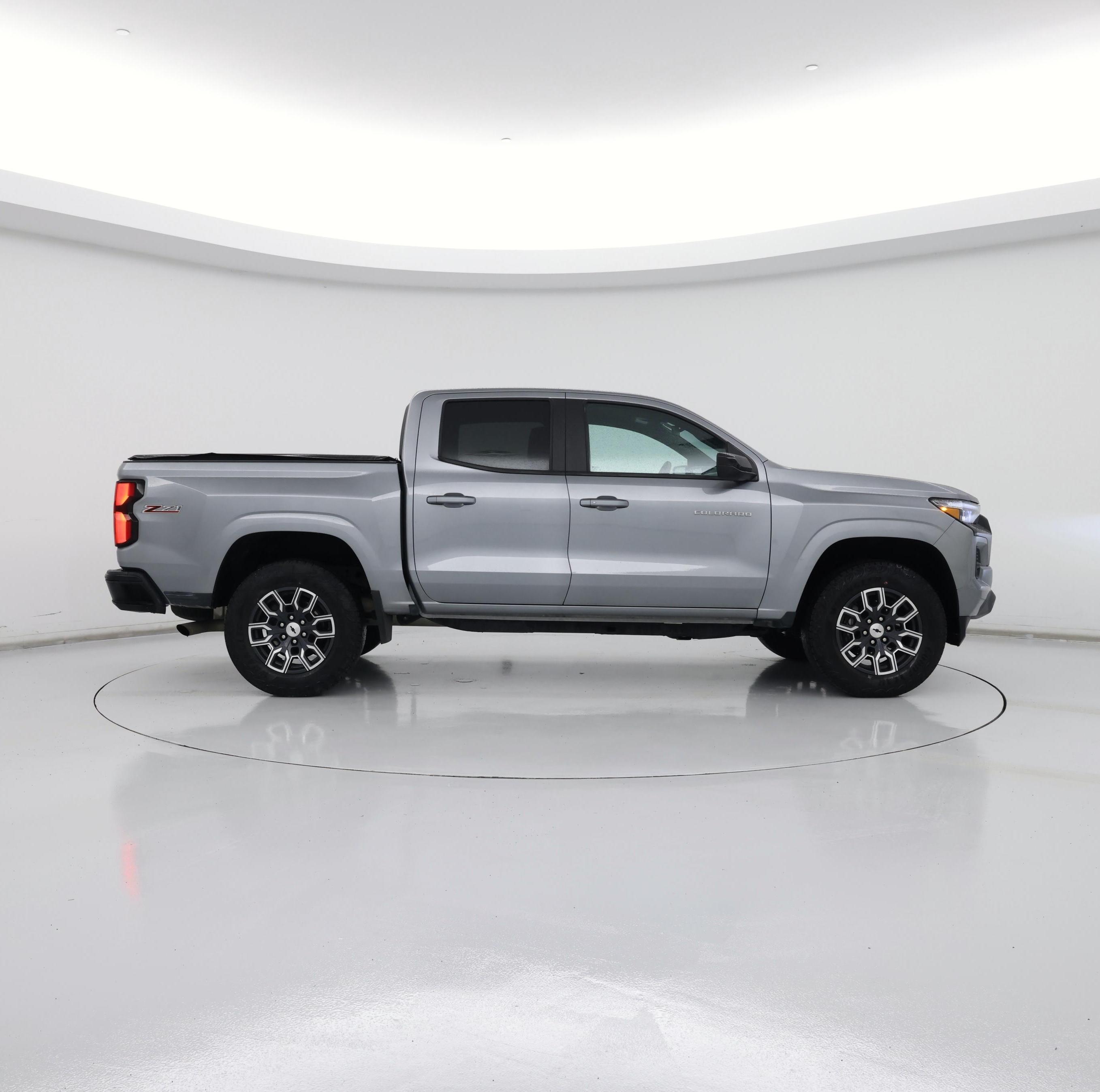 Thumbnail: 2023 Chevrolet Colorado - 7