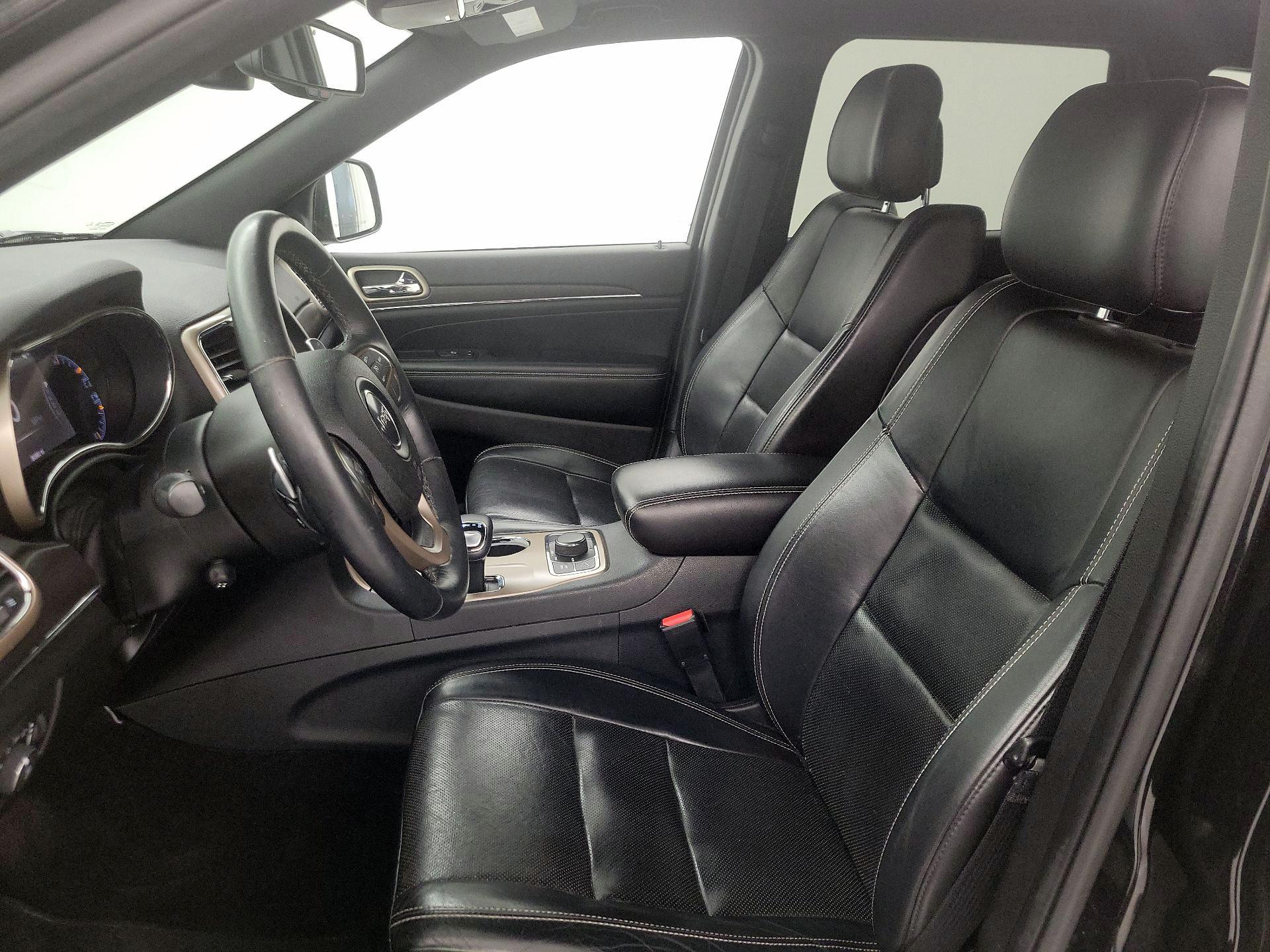 Thumbnail: 2015 Jeep Grand Cherokee - 11