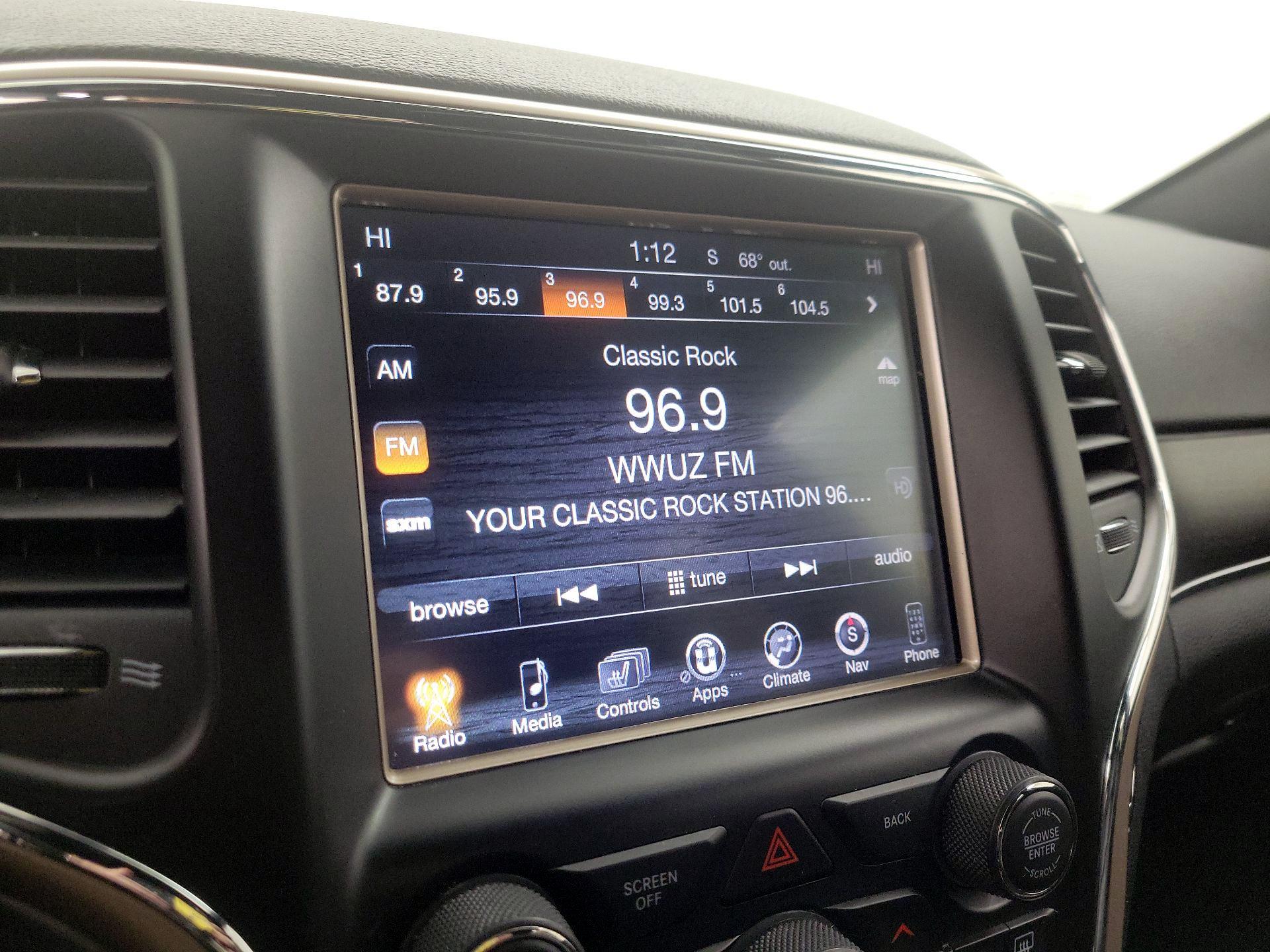 Thumbnail: 2015 Jeep Grand Cherokee - 16