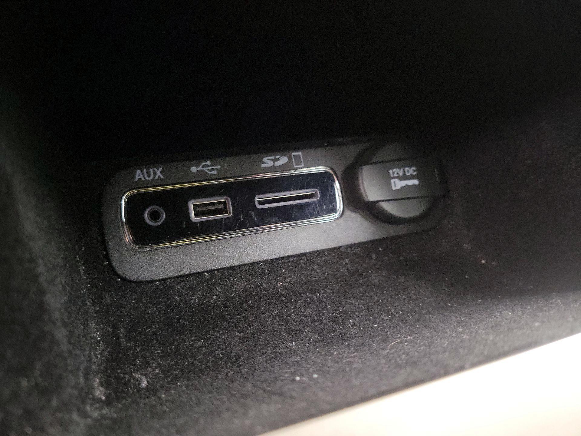 Thumbnail: 2015 Jeep Grand Cherokee - 19