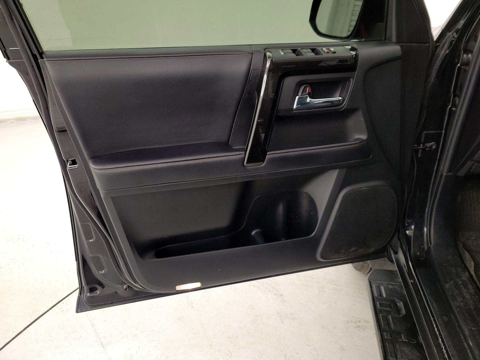 Thumbnail: 2021 Toyota 4Runner - 12