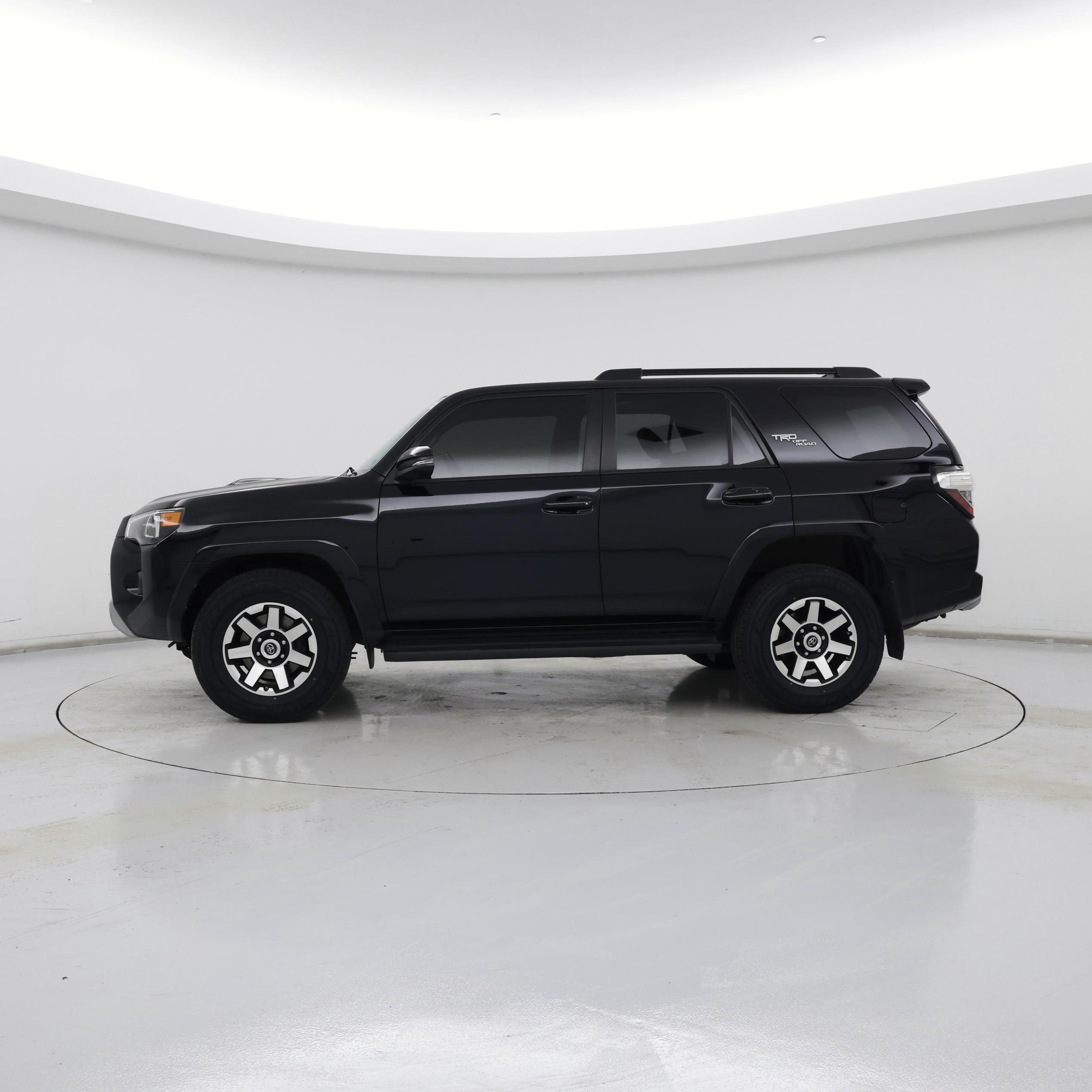 Thumbnail: 2021 Toyota 4Runner - 3