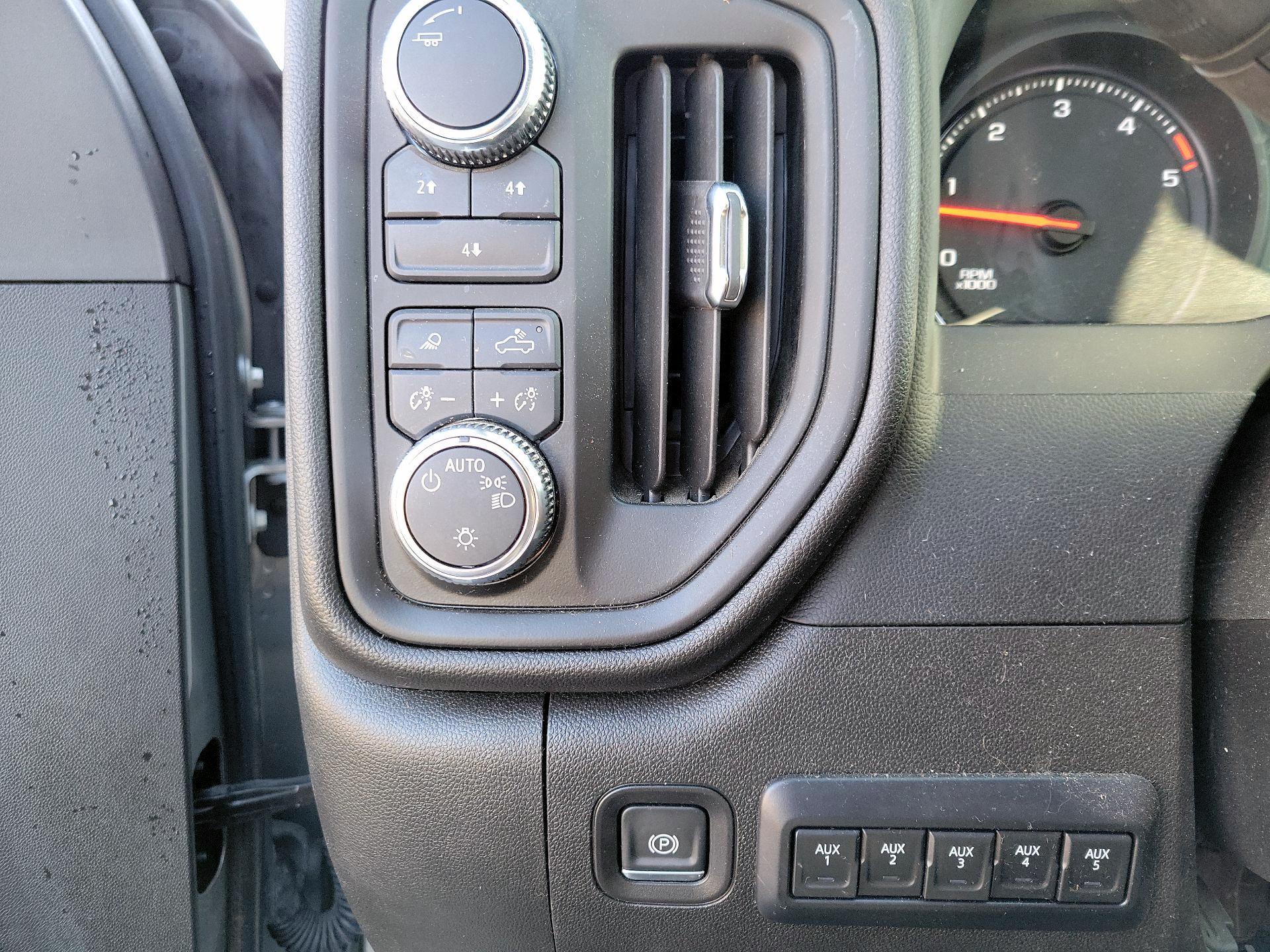 Thumbnail: 2025 GMC Sierra 3500 - 11