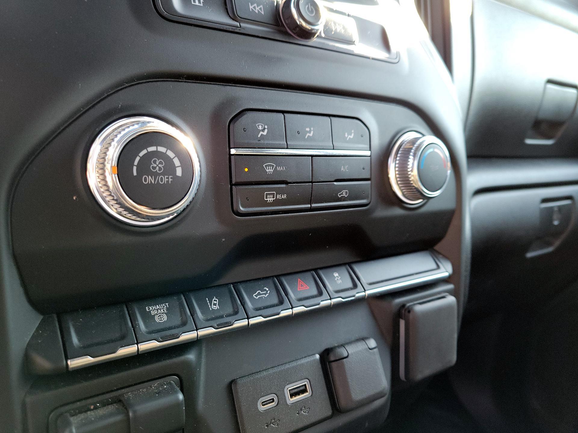 Thumbnail: 2025 GMC Sierra 3500 - 14