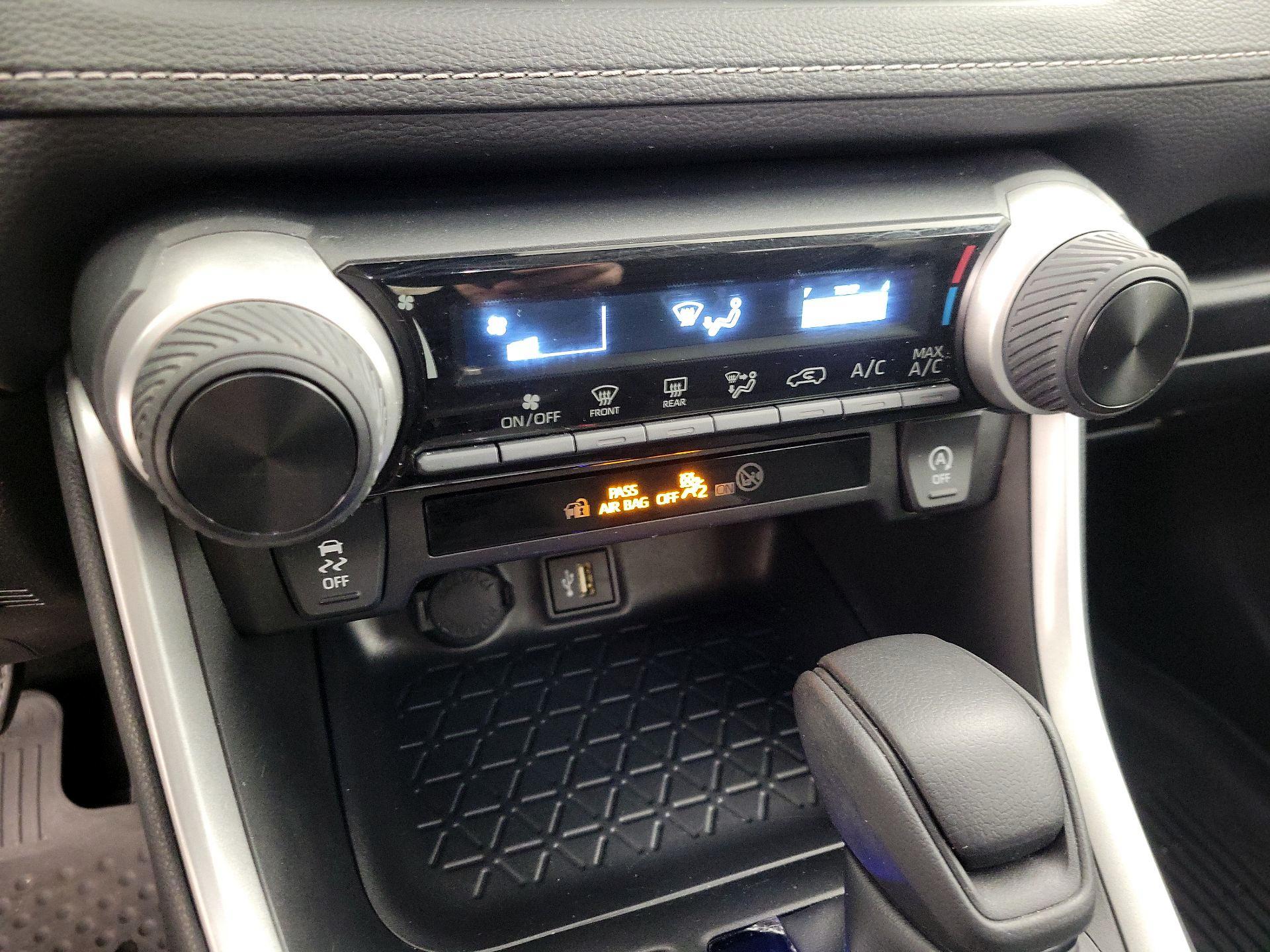 Thumbnail: 2025 Toyota RAV4 - 16