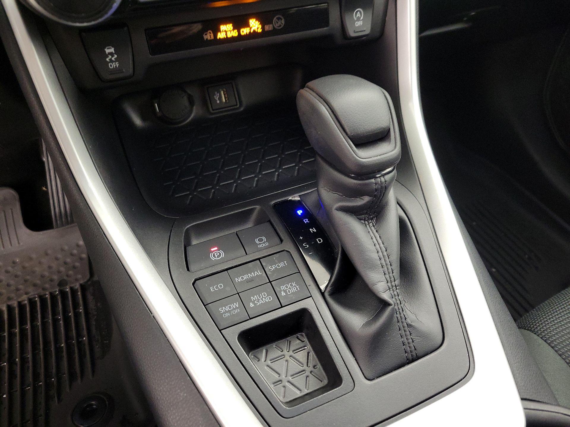 Thumbnail: 2025 Toyota RAV4 - 17