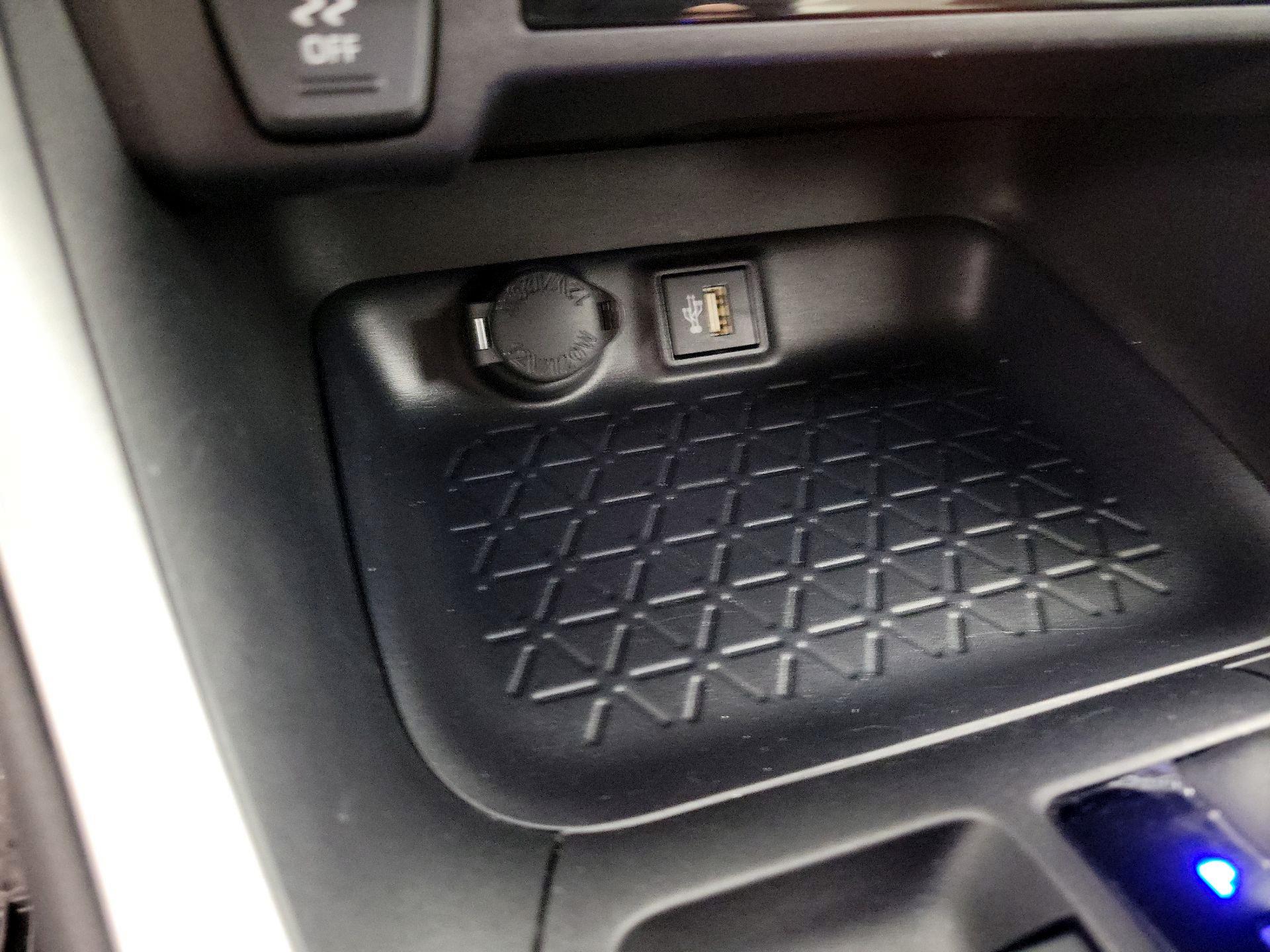 Thumbnail: 2025 Toyota RAV4 - 18