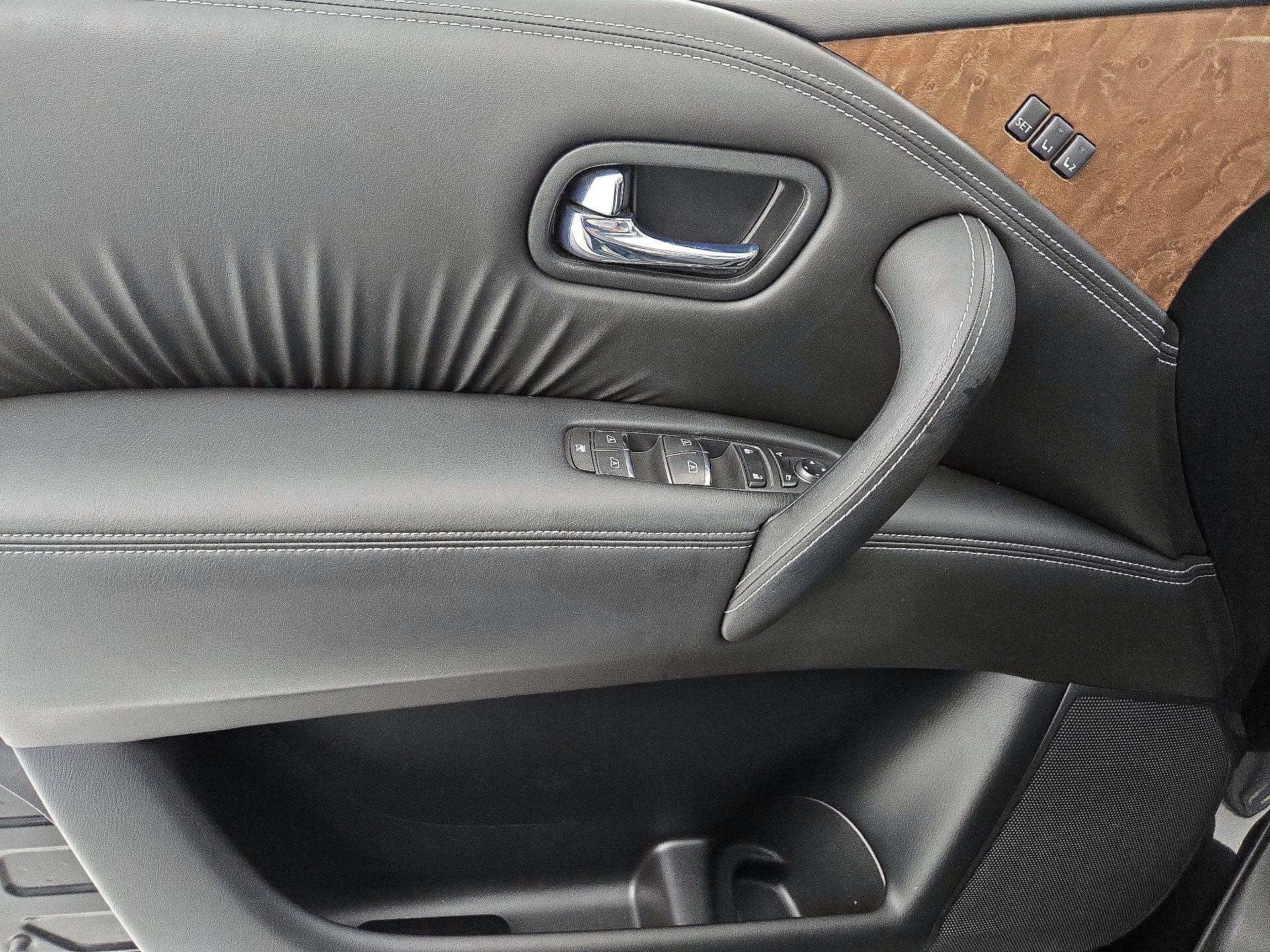 Thumbnail: 2017 INFINITI QX80 - 12