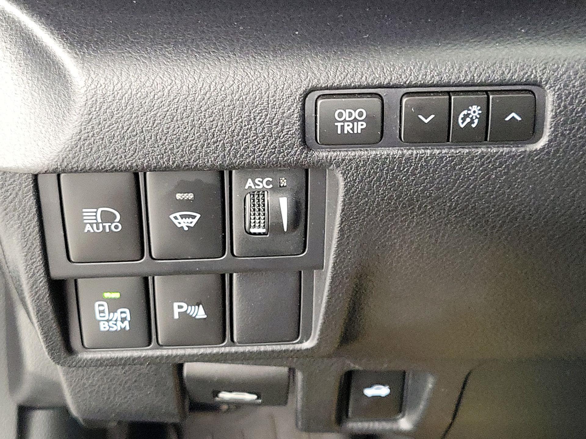 Thumbnail: 2021 Lexus RC - 13