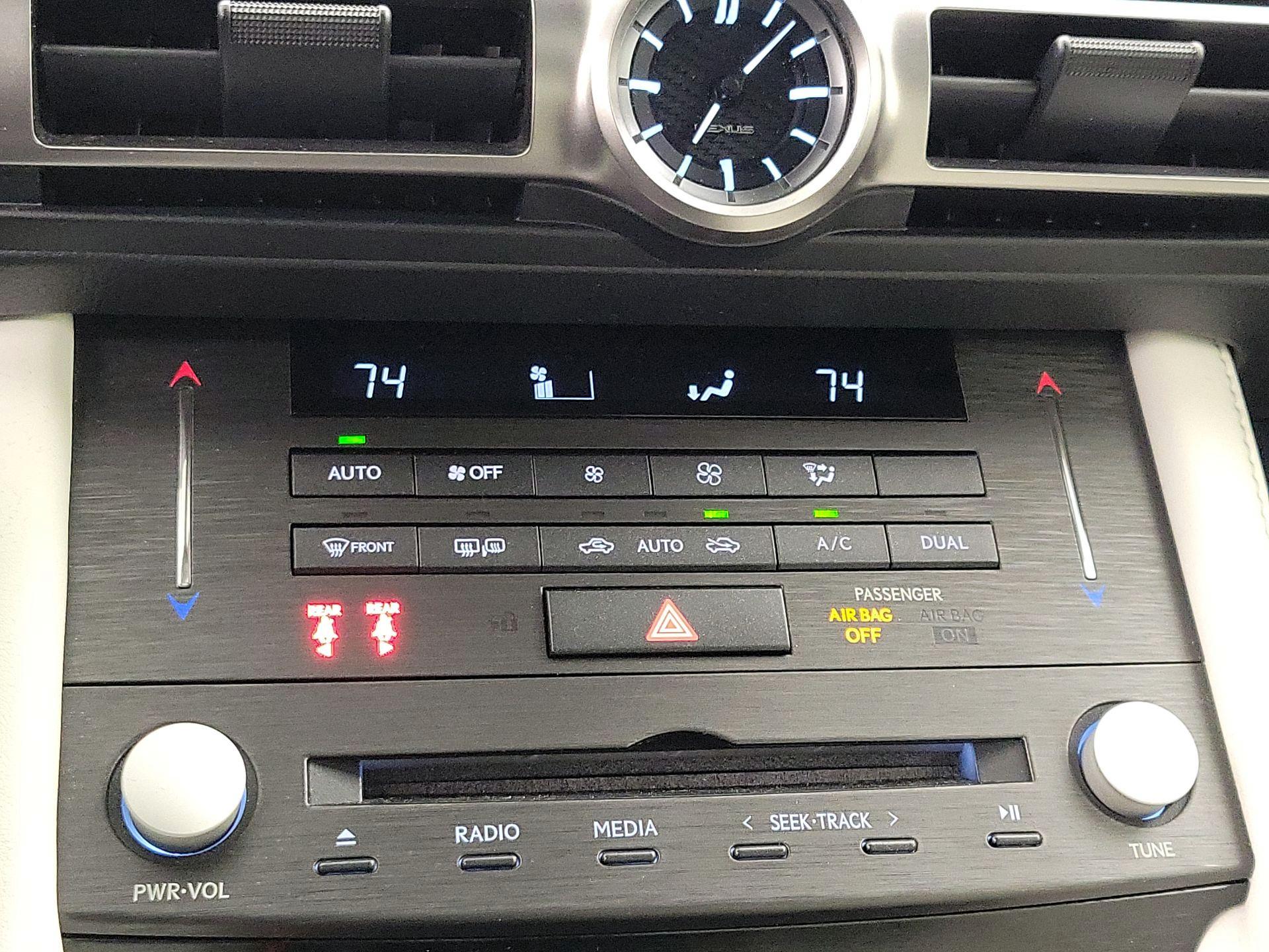 Thumbnail: 2021 Lexus RC - 17