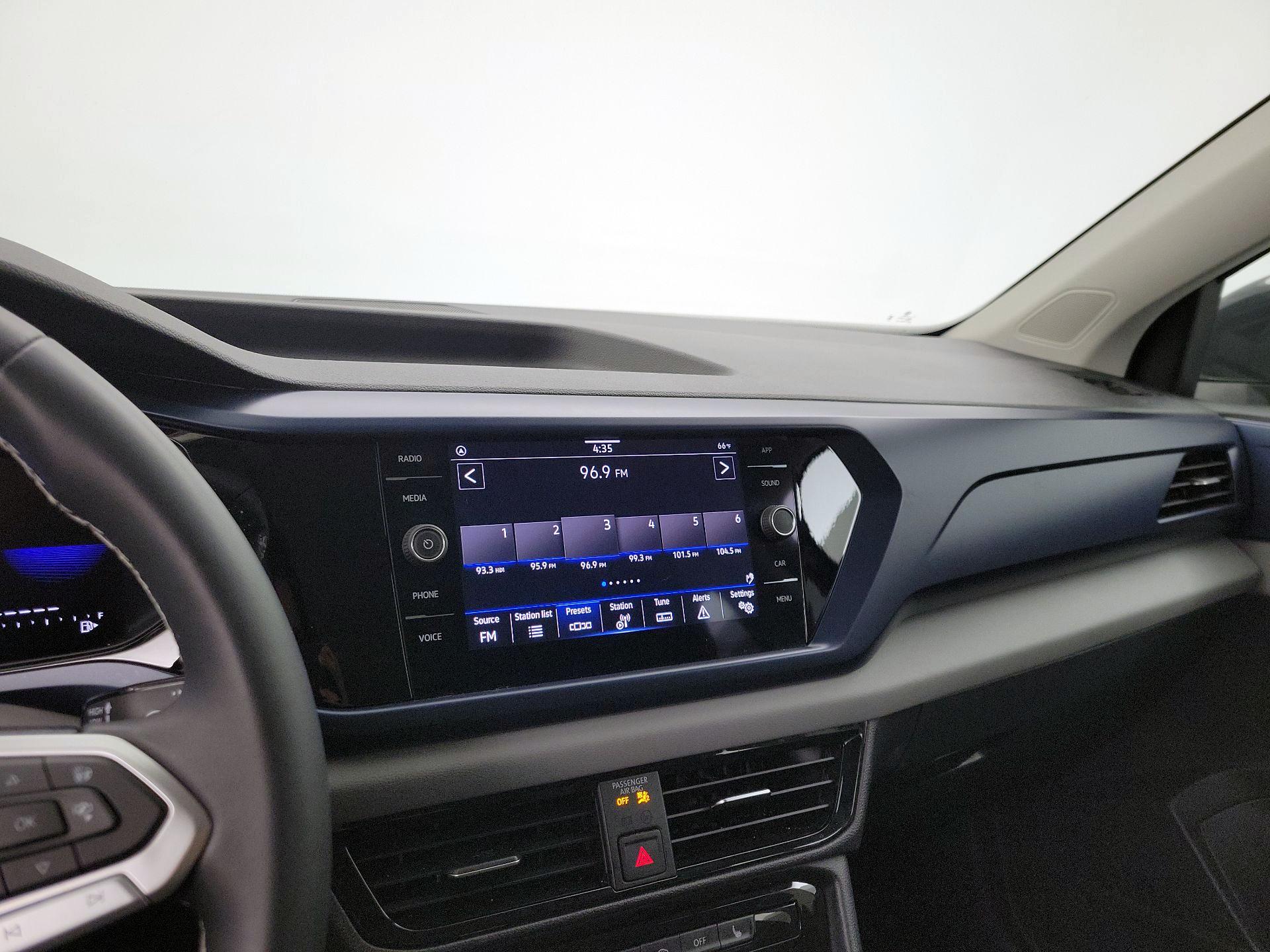 Thumbnail: 2023 Volkswagen Taos - 15