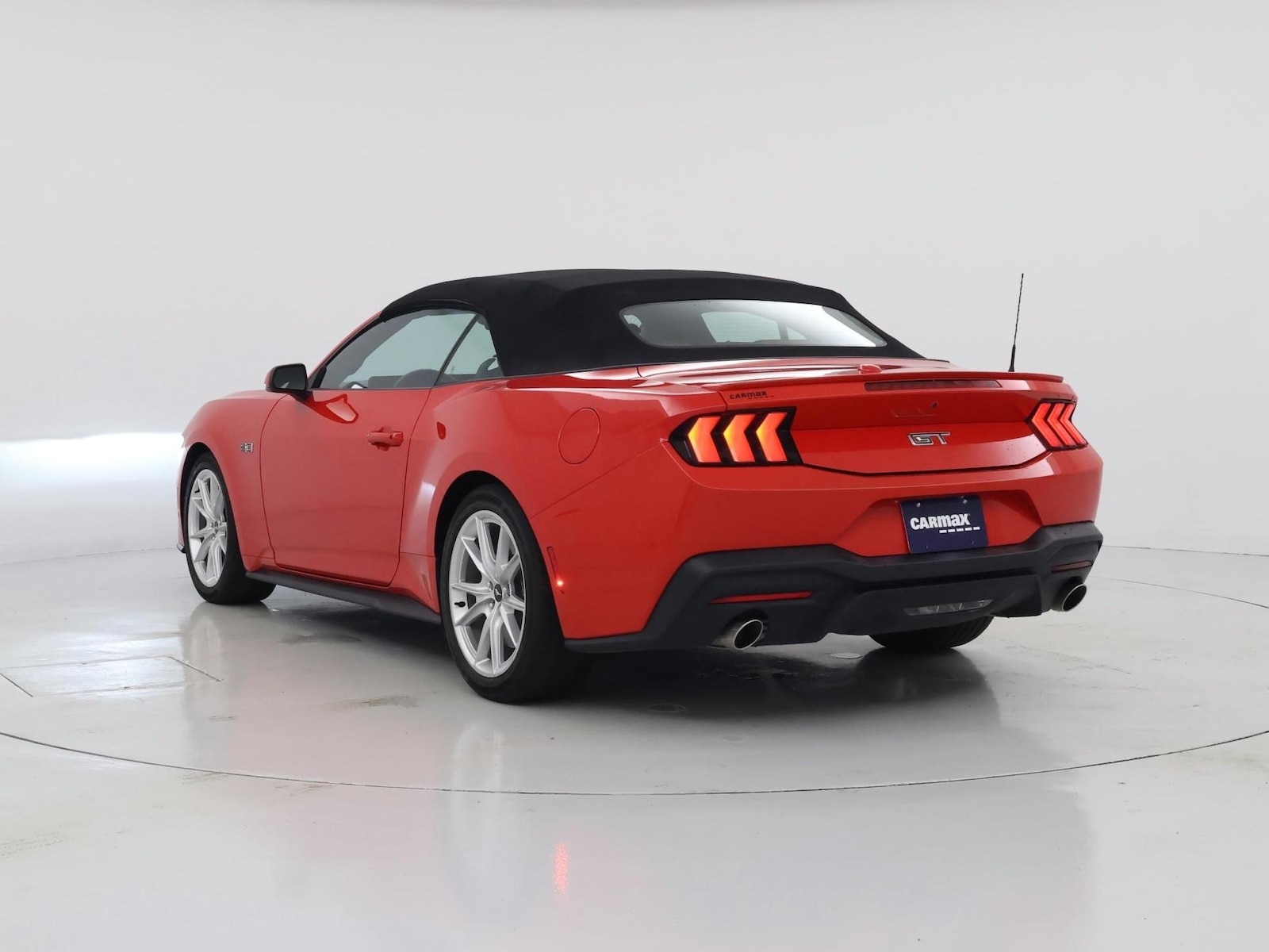 2024 Ford Mustang GT Premium - Photo 3