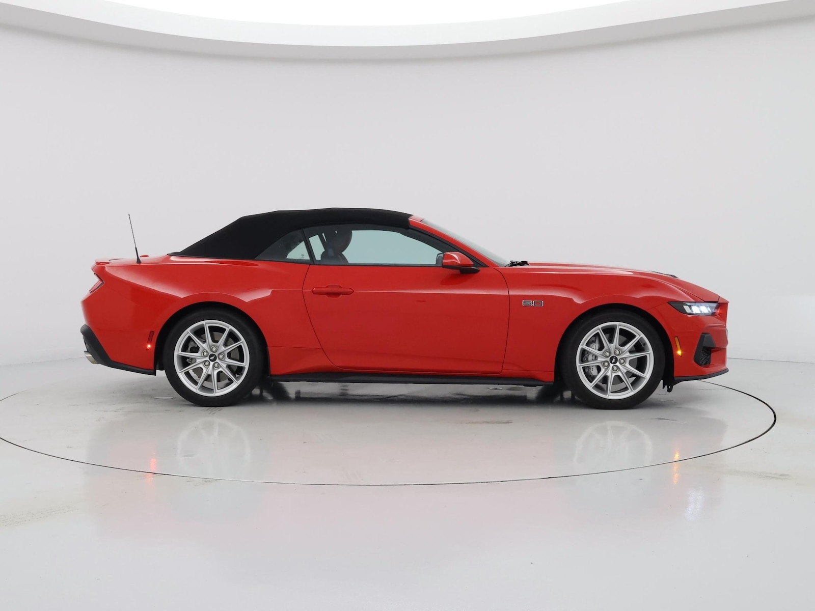 2024 Ford Mustang GT Premium - Photo 8
