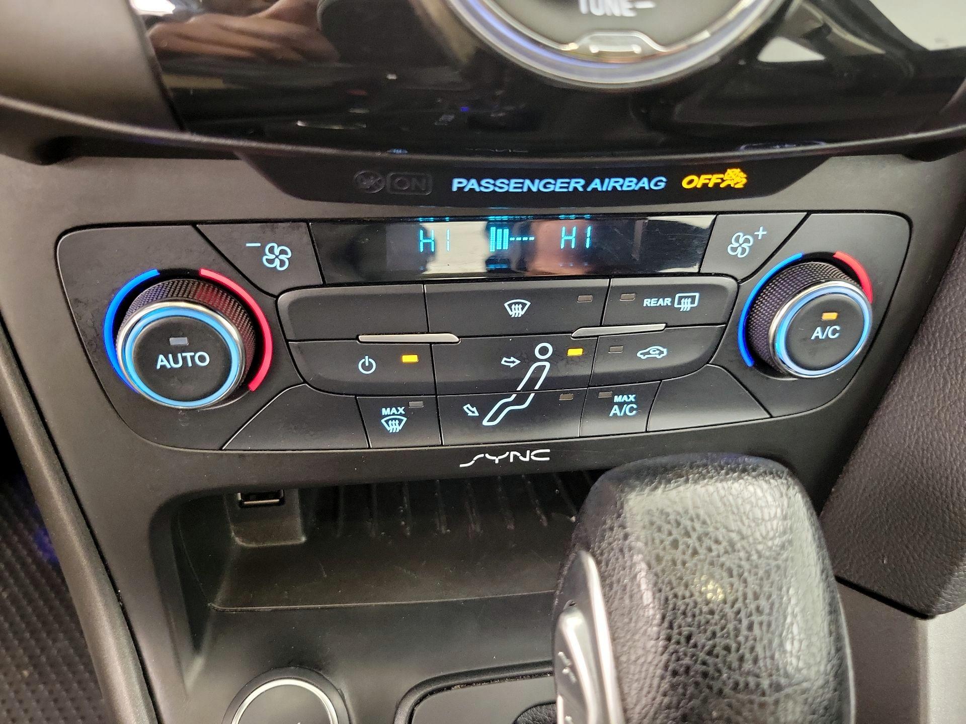 Thumbnail: 2017 Ford Focus - 16