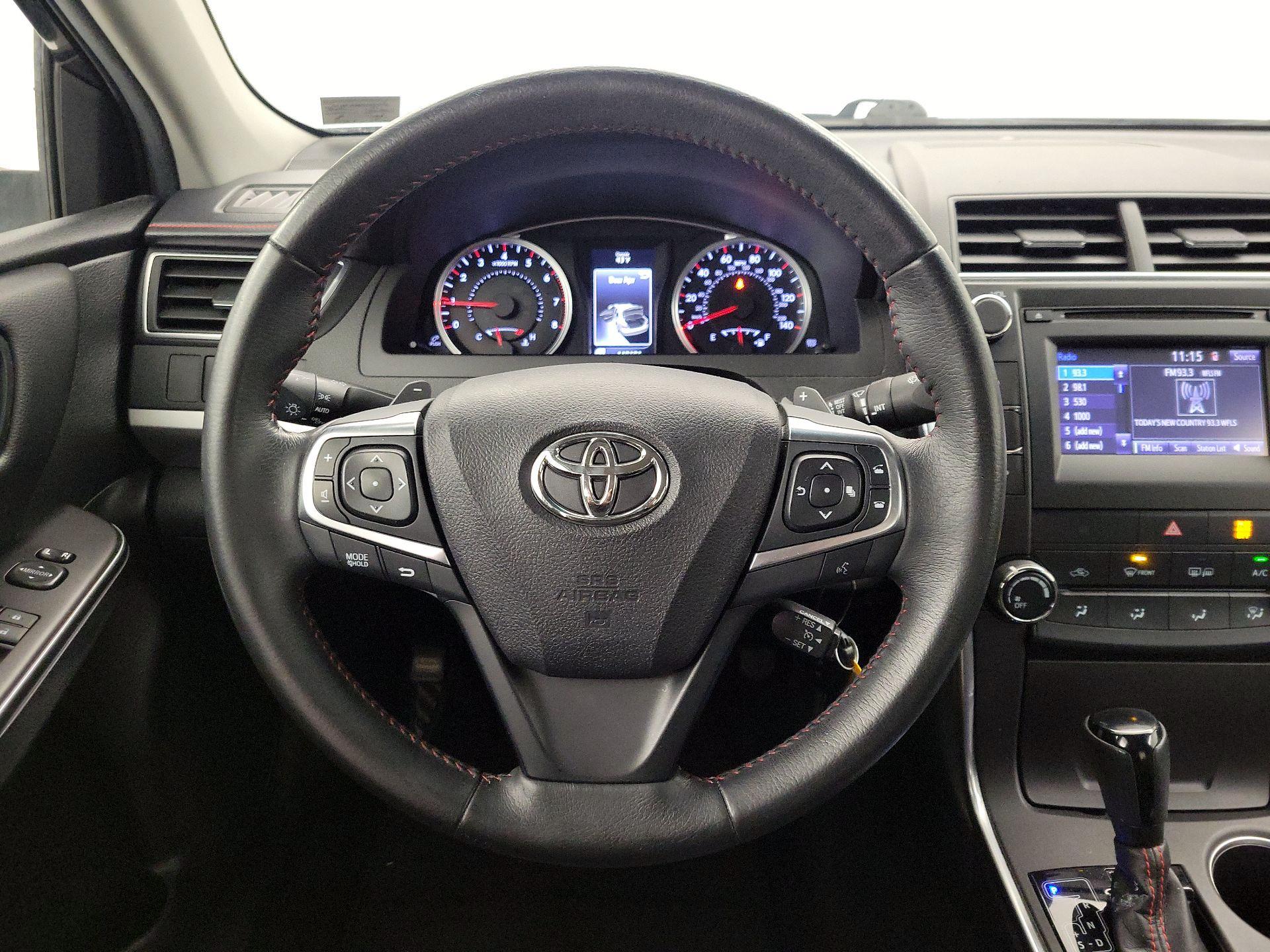 Thumbnail: 2017 Toyota Camry - 10