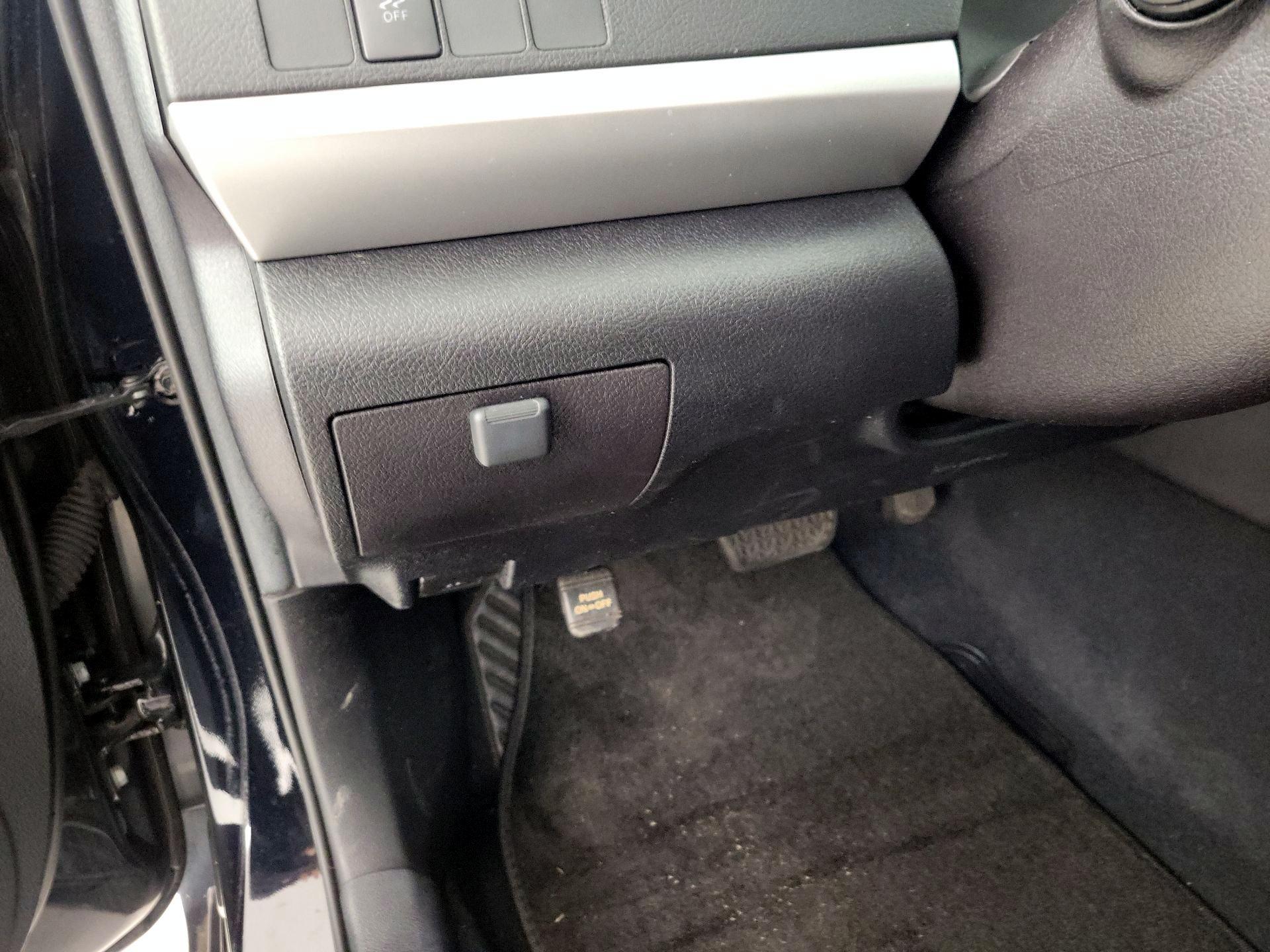 Thumbnail: 2017 Toyota Camry - 13